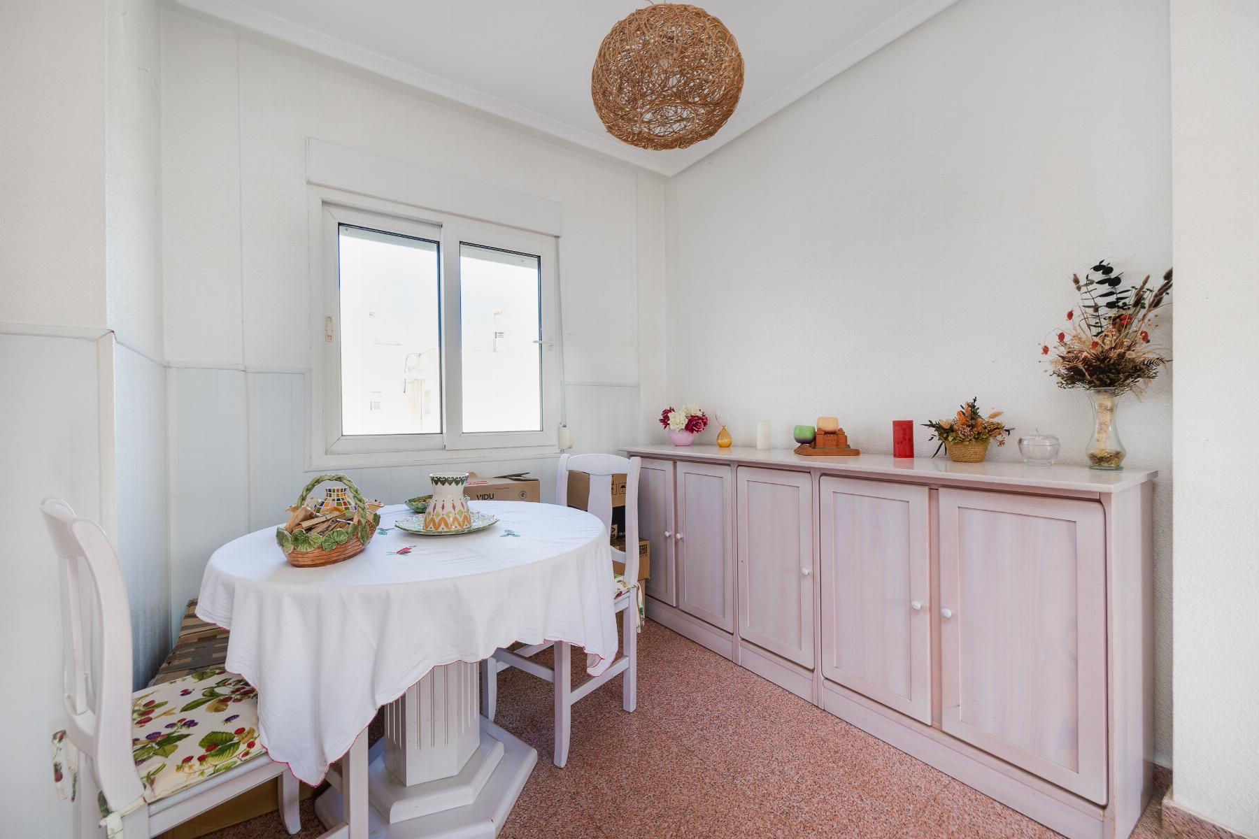 Resale - 2 Bedroom 2 Bathroom  in Torrevieja - Parque de Las Naciones - Alicante