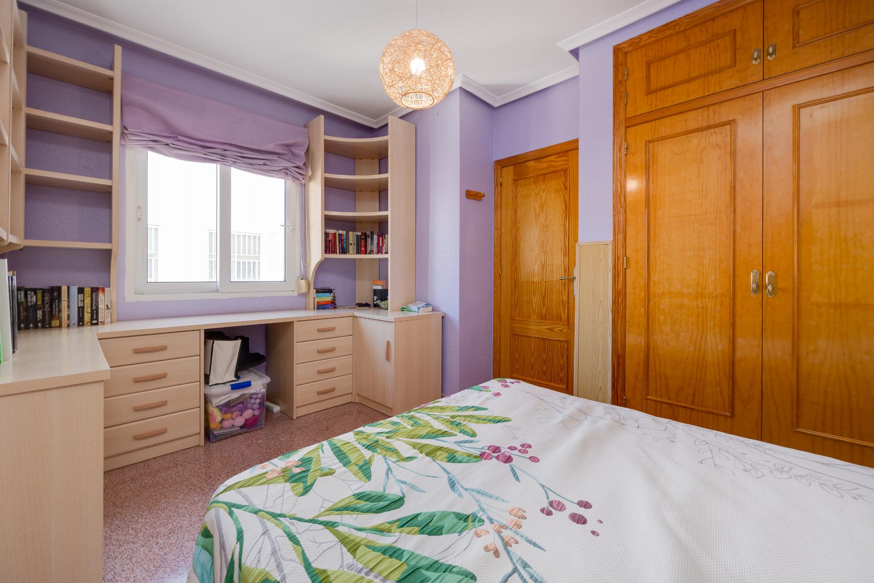 Resale - 2 Bedroom 2 Bathroom  in Torrevieja - Parque de Las Naciones - Alicante