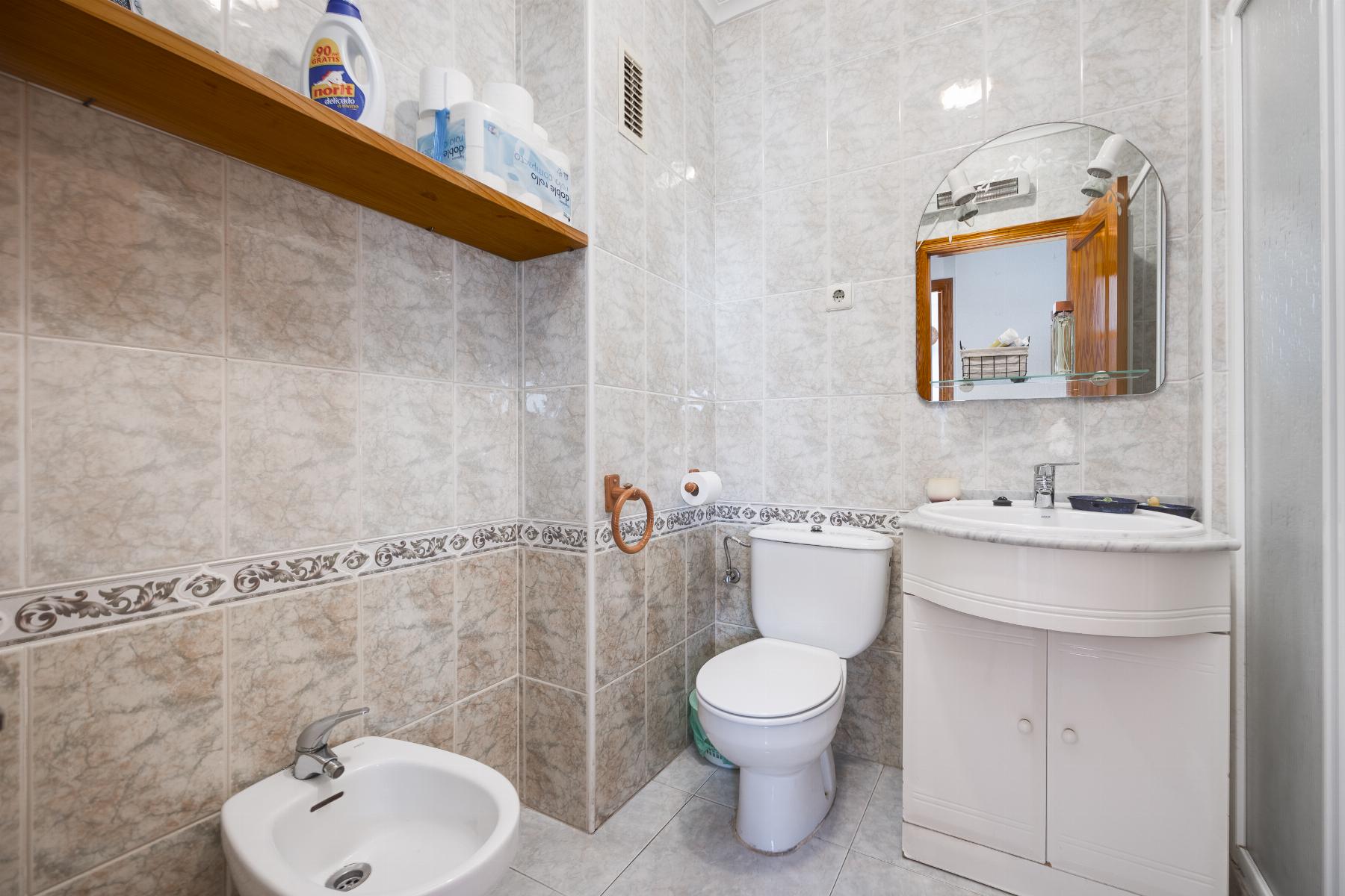 Resale - 2 Bedroom 2 Bathroom  in Torrevieja - Parque de Las Naciones - Alicante