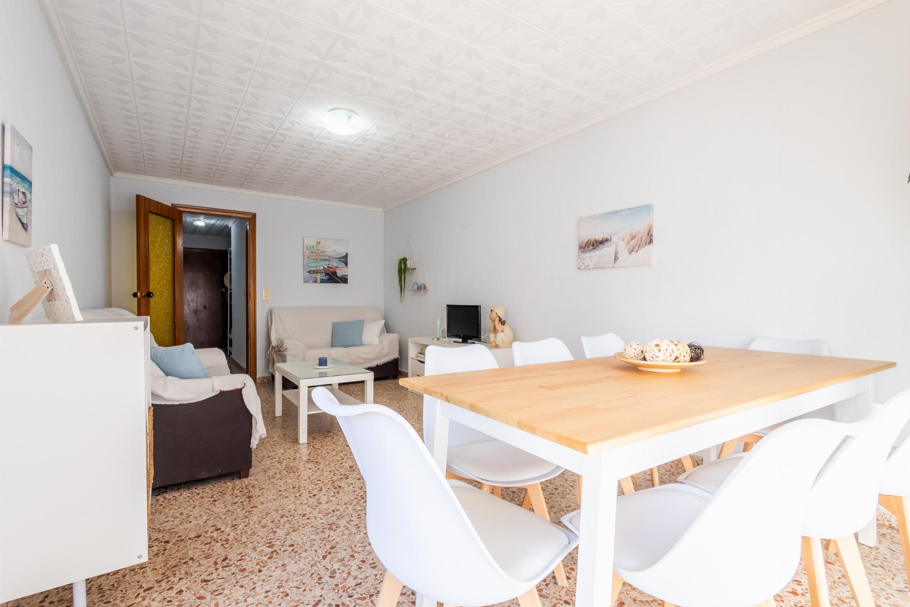Resale - 3 Bedroom 2 Bathroom  in Torrevieja - playa de los naufragos - Alicante