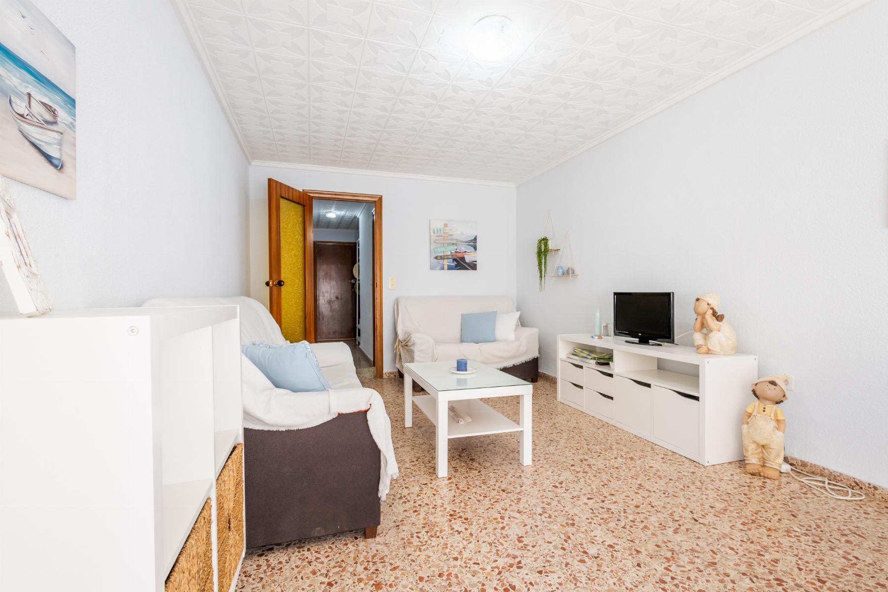 Resale - 3 Bedroom 2 Bathroom  in Torrevieja - playa de los naufragos - Alicante