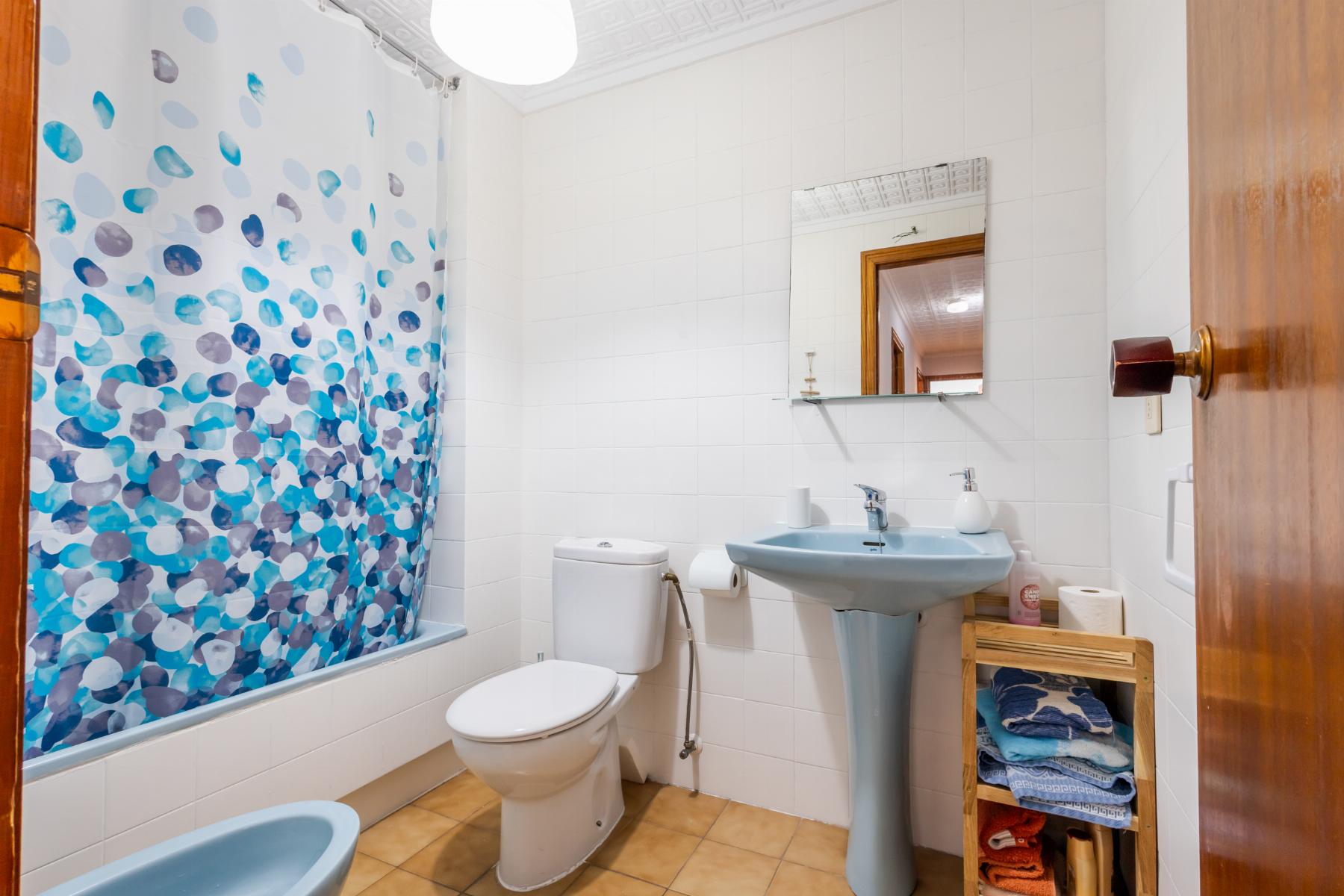 Resale - 3 Bedroom 2 Bathroom  in Torrevieja - playa de los naufragos - Alicante