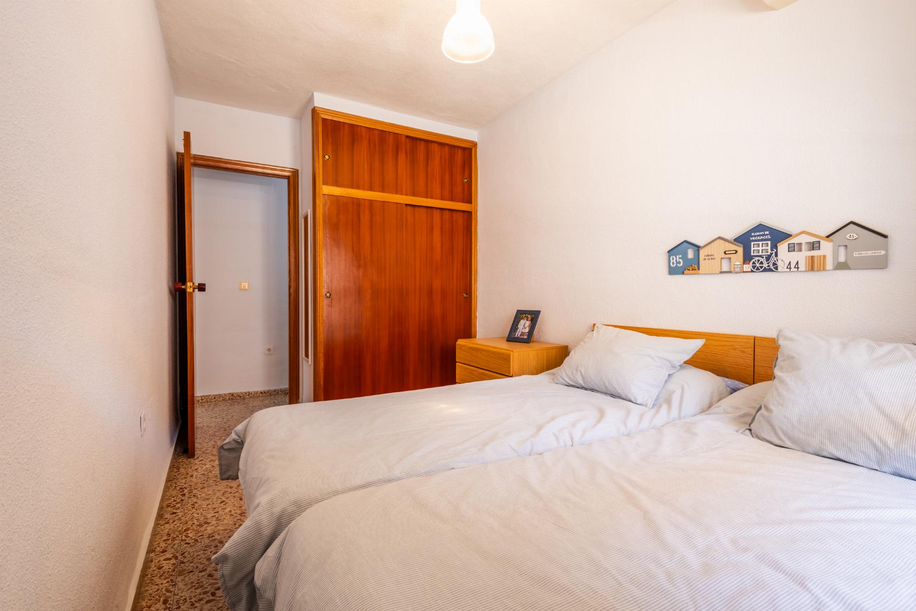 Resale - 3 Bedroom 2 Bathroom  in Torrevieja - playa de los naufragos - Alicante