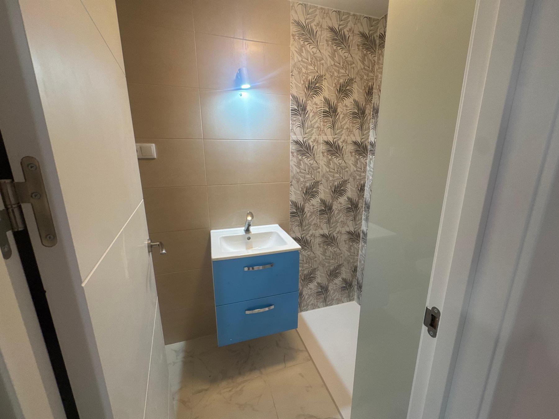 Resale - 3 Bedroom 3 Bathroom  in Torrevieja - Muelle Pesquero - Alicante
