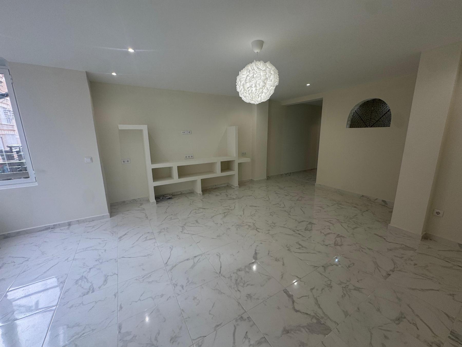 Resale - 3 Bedroom 3 Bathroom  in Torrevieja - Muelle Pesquero - Alicante
