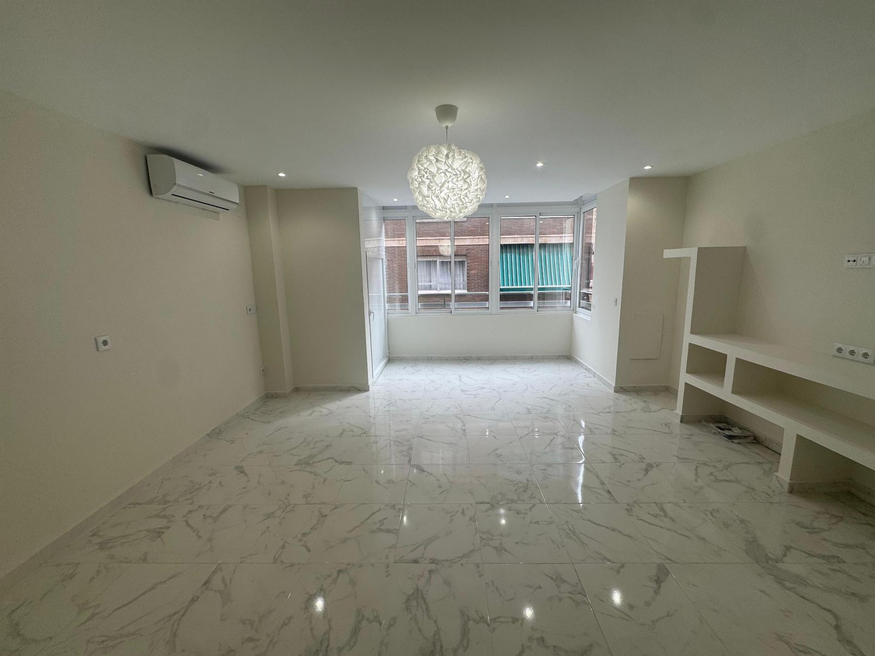 Resale - 3 Bedroom 3 Bathroom  in Torrevieja - Muelle Pesquero - Alicante