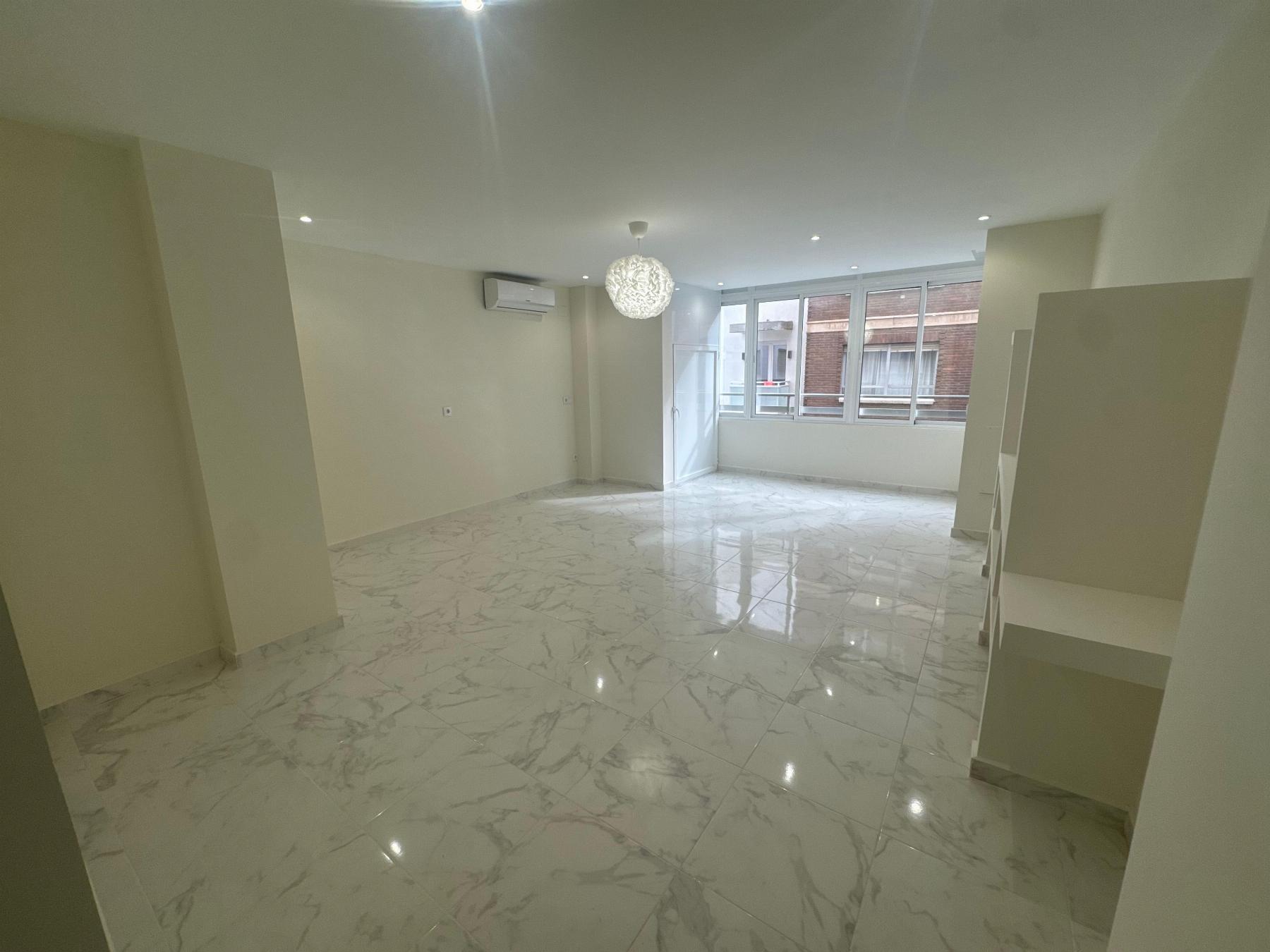 Resale - 3 Bedroom 3 Bathroom  in Torrevieja - Muelle Pesquero - Alicante