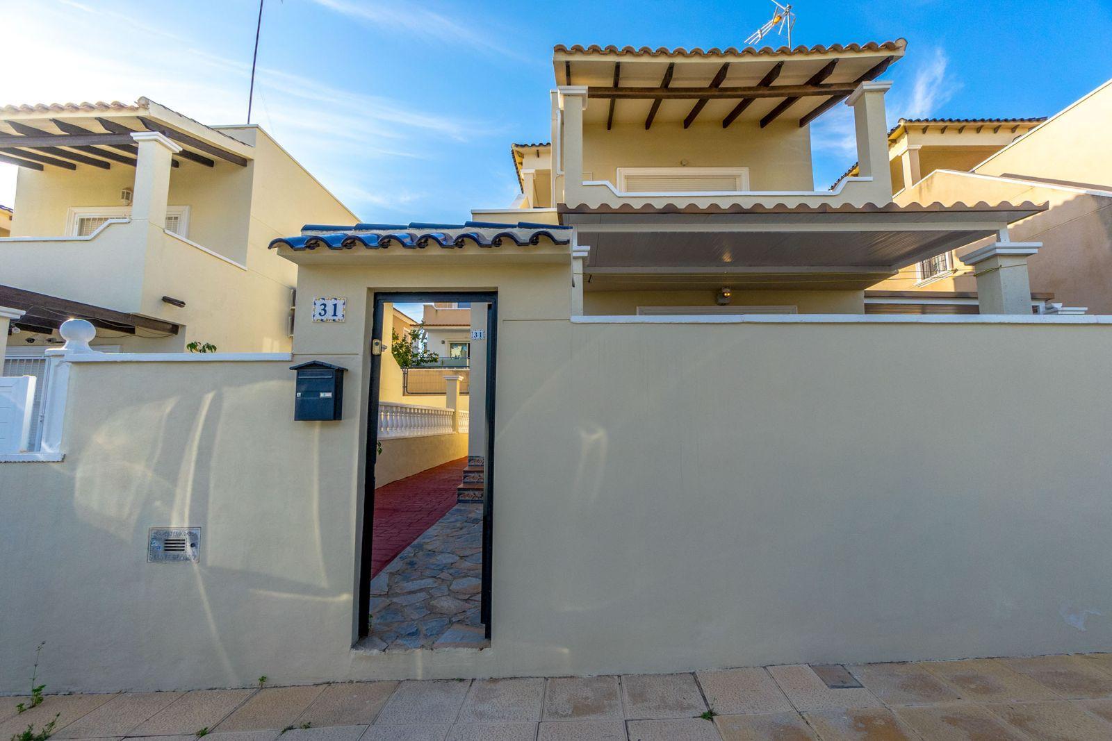 Resale - 3 Bedroom 2 Bathroom  in Orihuela Costa - Las Filipinas - Alicante