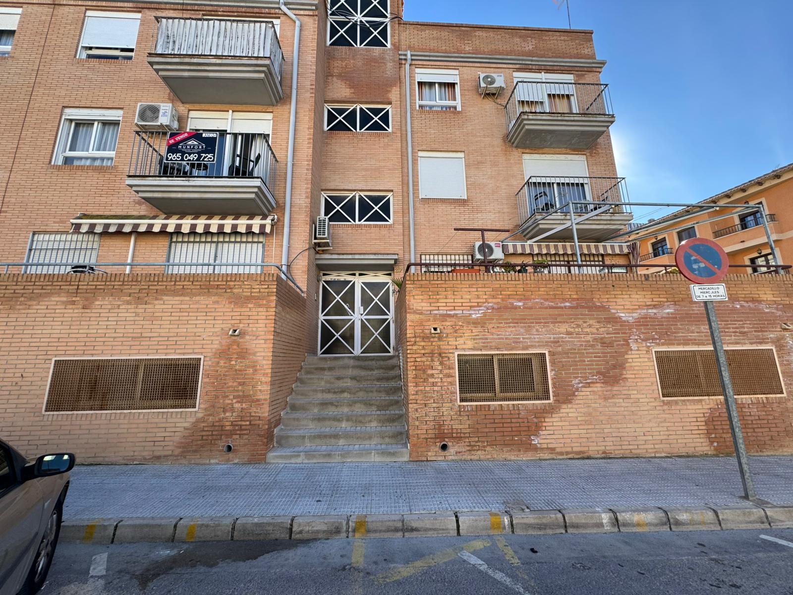 Resale - 3 Bedroom 2 Bathroom  in San Miguel de Salinas - San Miguel de Salinas - Alicante