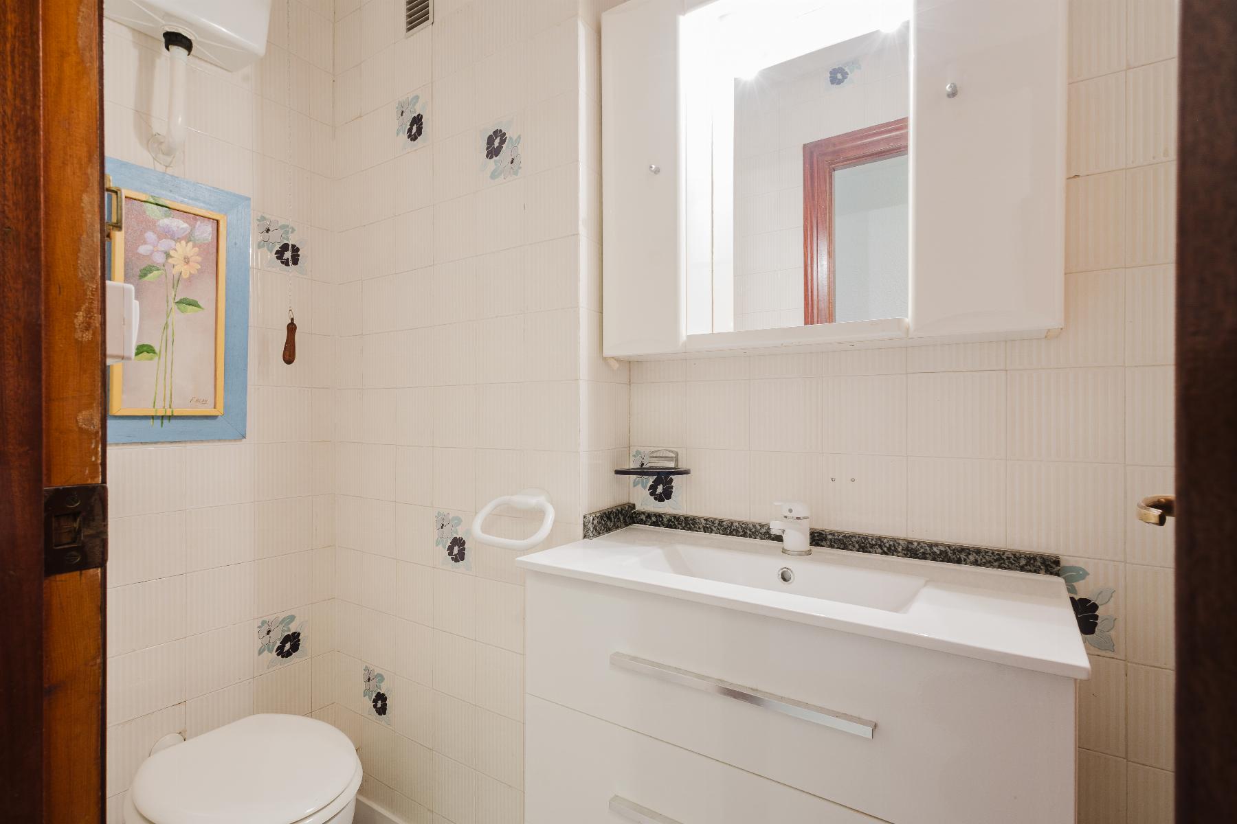 Resale - 3 Bedroom 2 Bathroom  in Torrevieja - Playa del Acequión - Alicante
