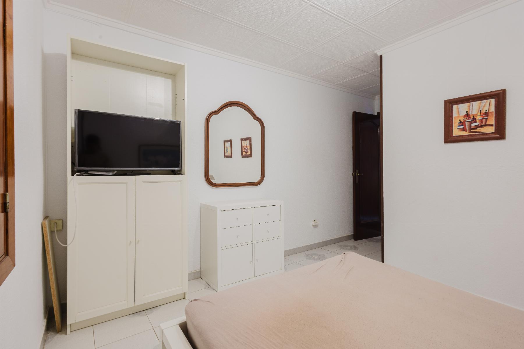 Resale - 3 Bedroom 2 Bathroom  in Torrevieja - Playa del Acequión - Alicante