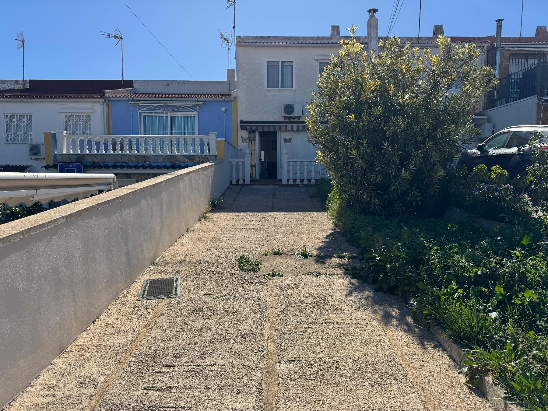 Resale - 3 Bedroom 2 Bathroom  in Torrevieja - Los Balcones - Alicante