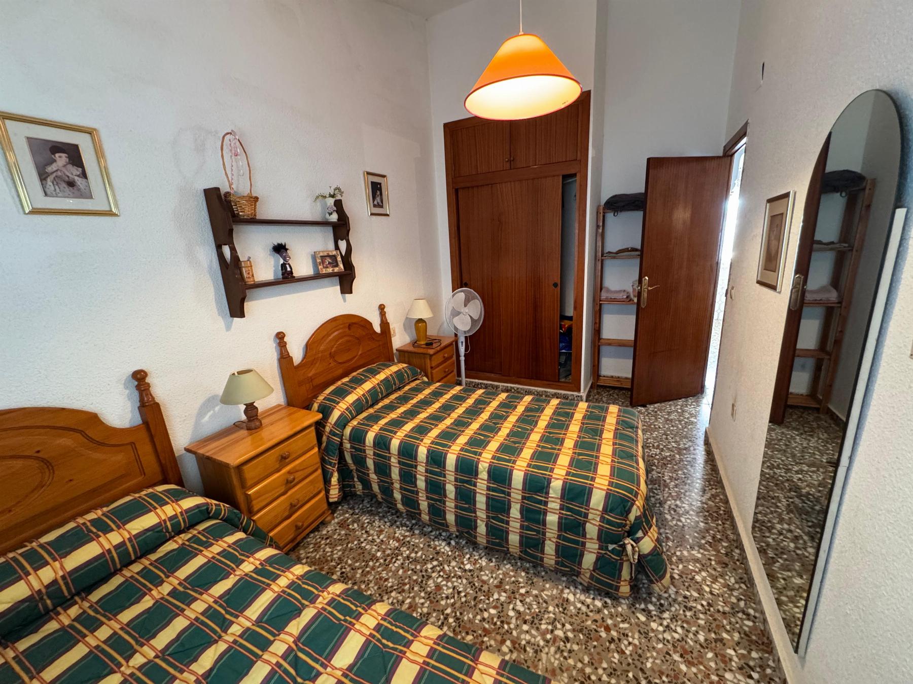 Resale - 3 Bedroom 2 Bathroom  in Torrevieja - Los Balcones - Alicante