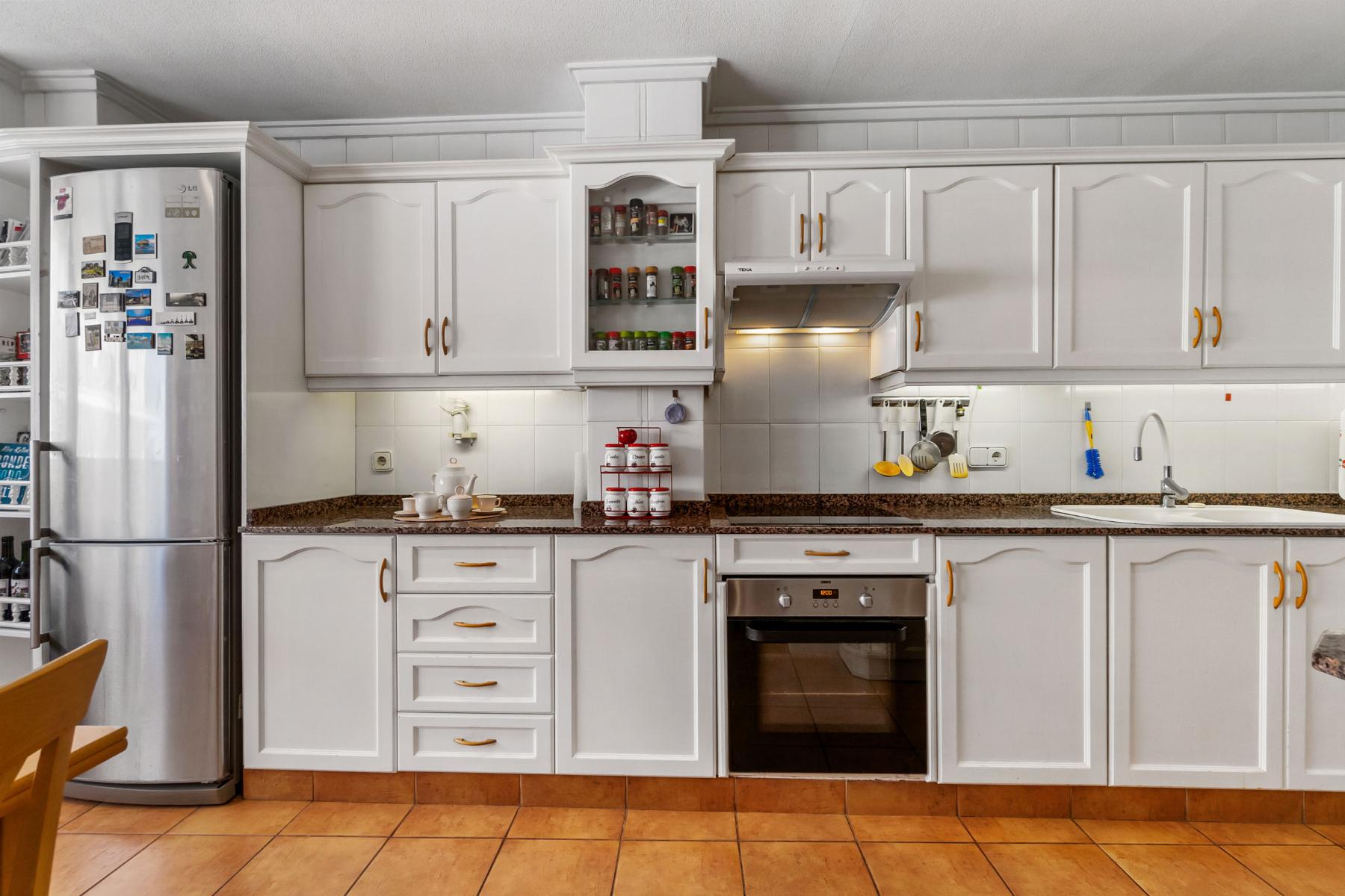 Resale - 4 Bedroom 2 Bathroom  in Torrevieja - CLUB NAUTICO TORREVIEJA - Alicante