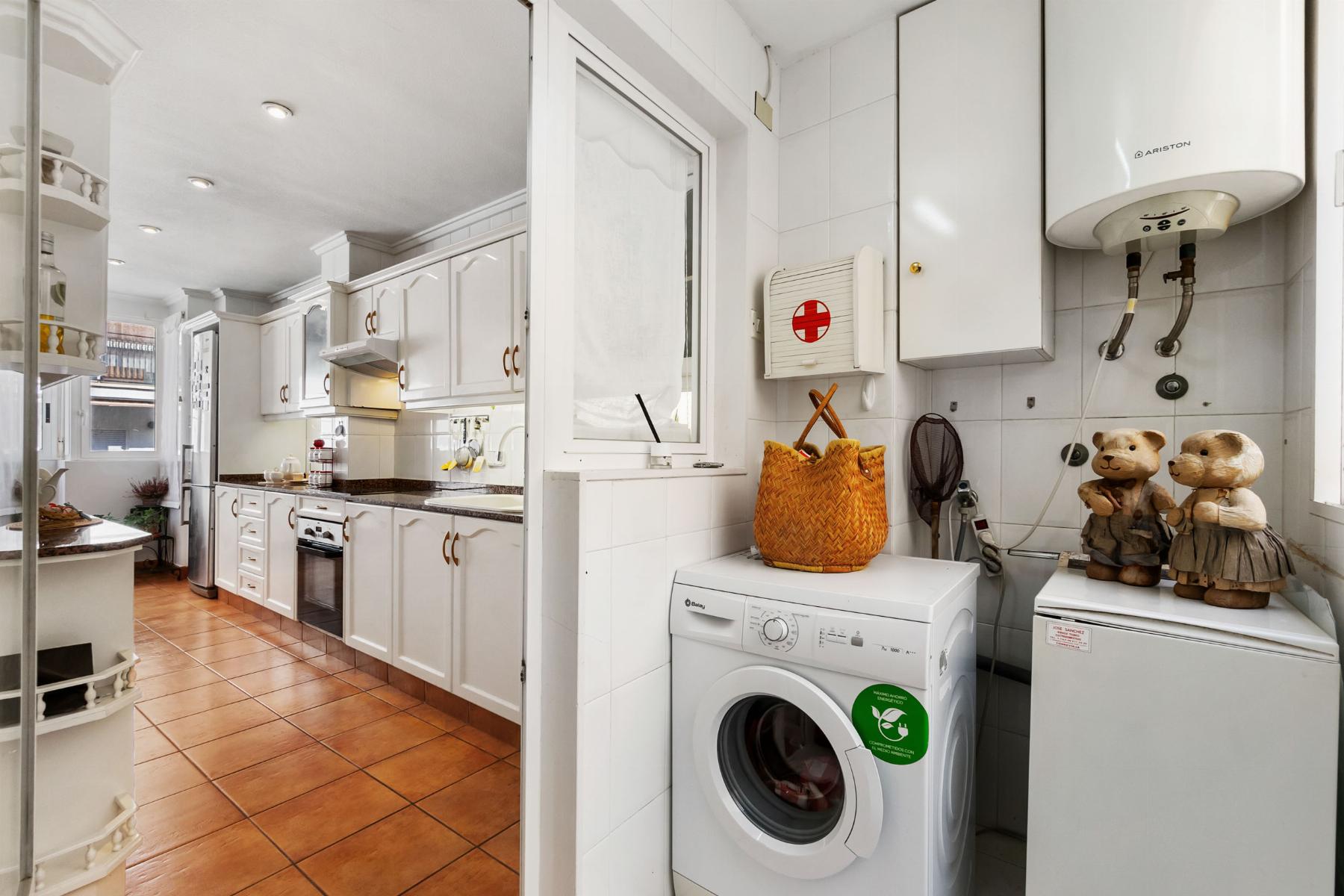 Resale - 4 Bedroom 2 Bathroom  in Torrevieja - CLUB NAUTICO TORREVIEJA - Alicante