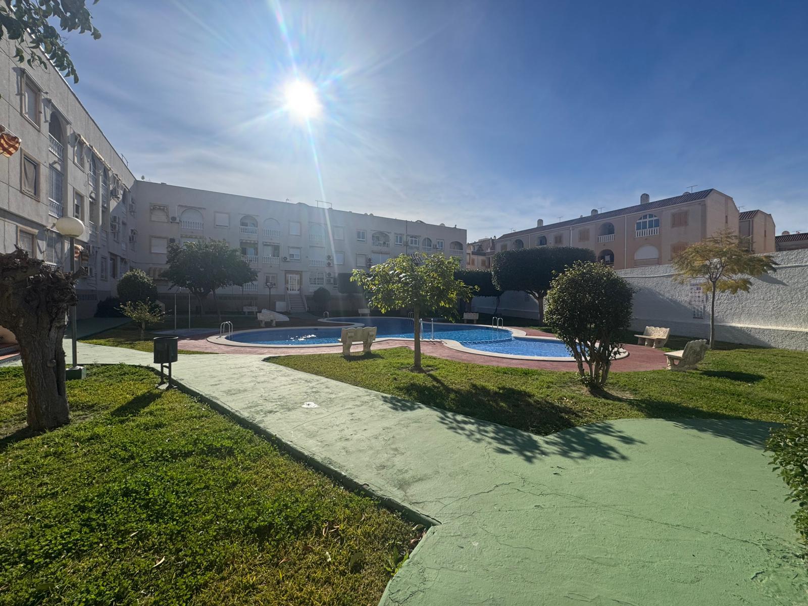 Resale - 2 Bedroom 1 Bathroom  in Torrevieja - Playa del Acequión - Alicante