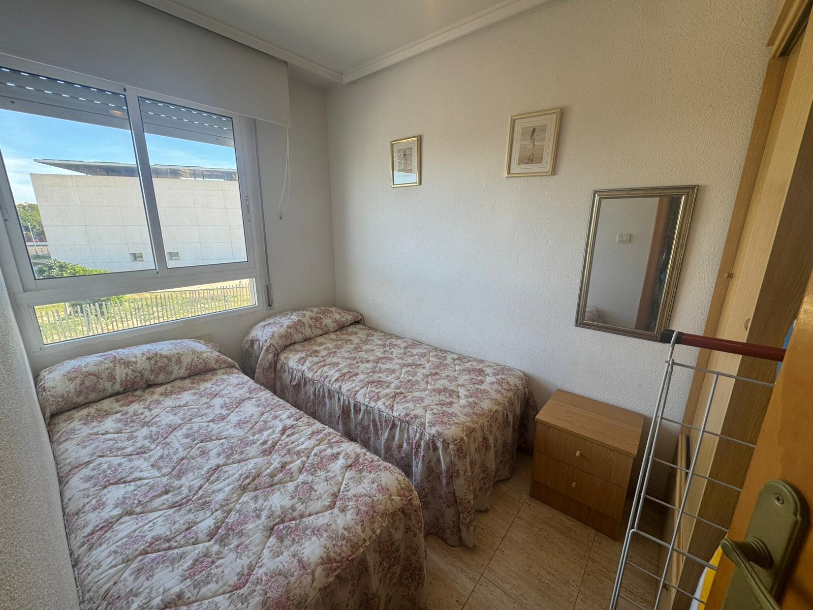 Resale - 2 Bedroom 1 Bathroom  in Torrevieja - Playa del Acequión - Alicante
