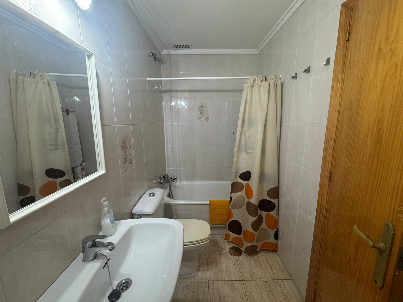 Resale - 2 Bedroom 1 Bathroom  in Torrevieja - Playa del Acequión - Alicante