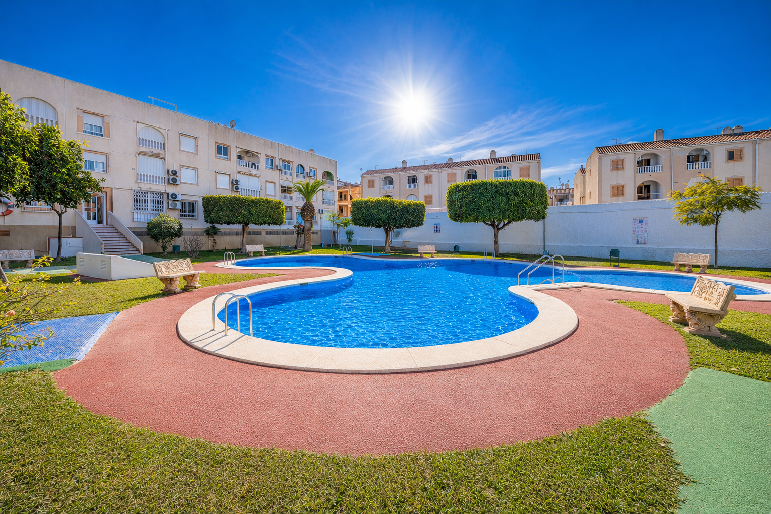 Resale - 2 Bedroom 1 Bathroom  in Torrevieja - Playa del Acequión - Alicante