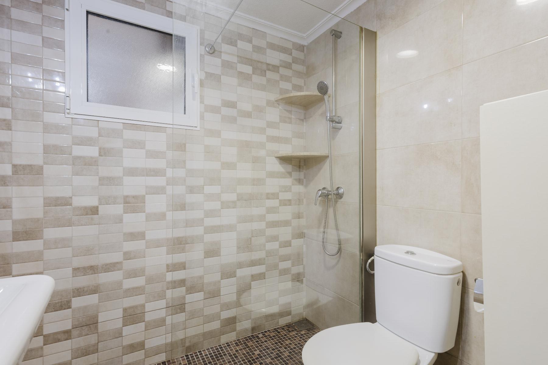 Resale - 3 Bedroom 2 Bathroom  in Torrevieja - Playa del Acequión - Alicante