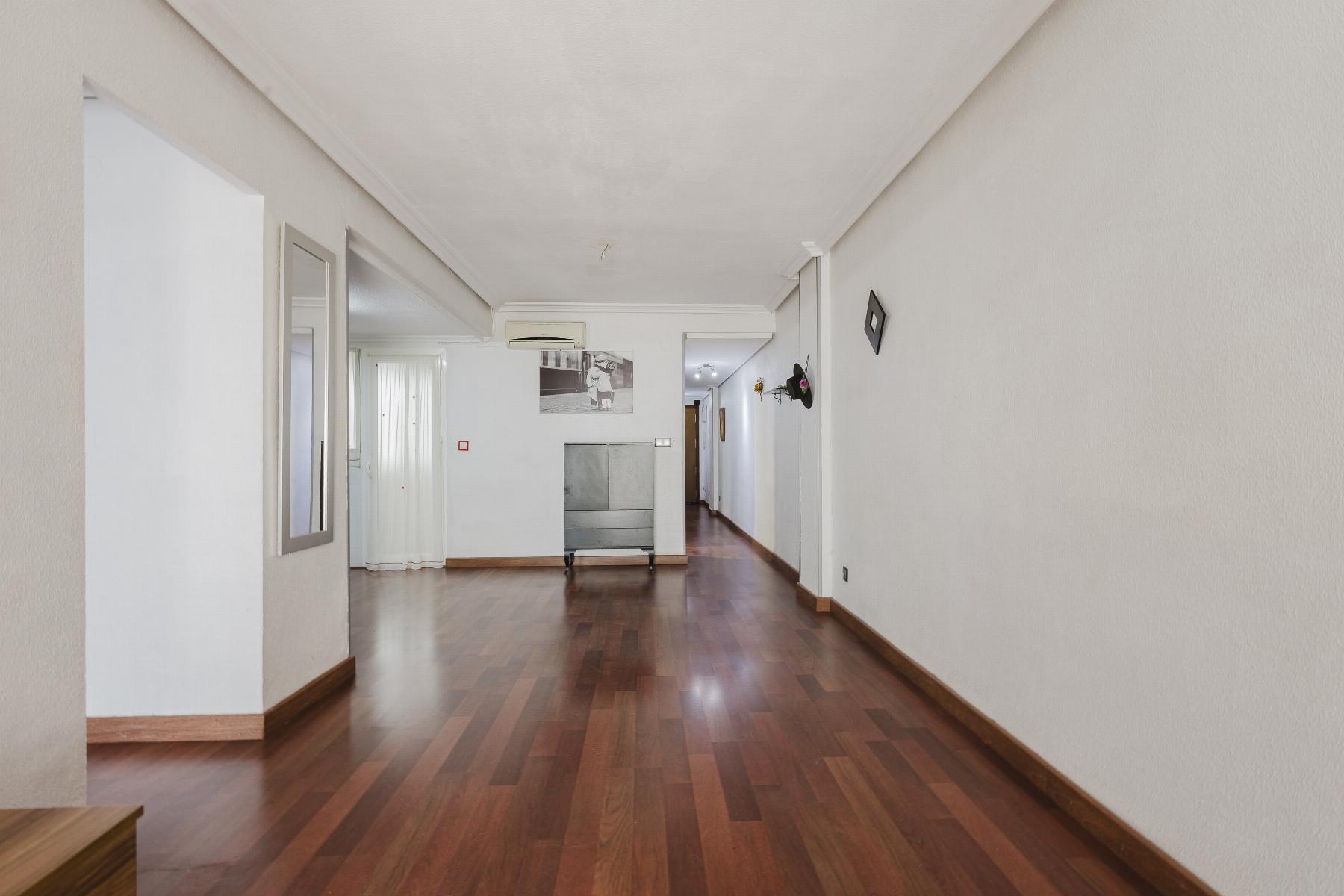 Resale - 3 Bedroom 2 Bathroom  in Torrevieja - Playa del Acequión - Alicante