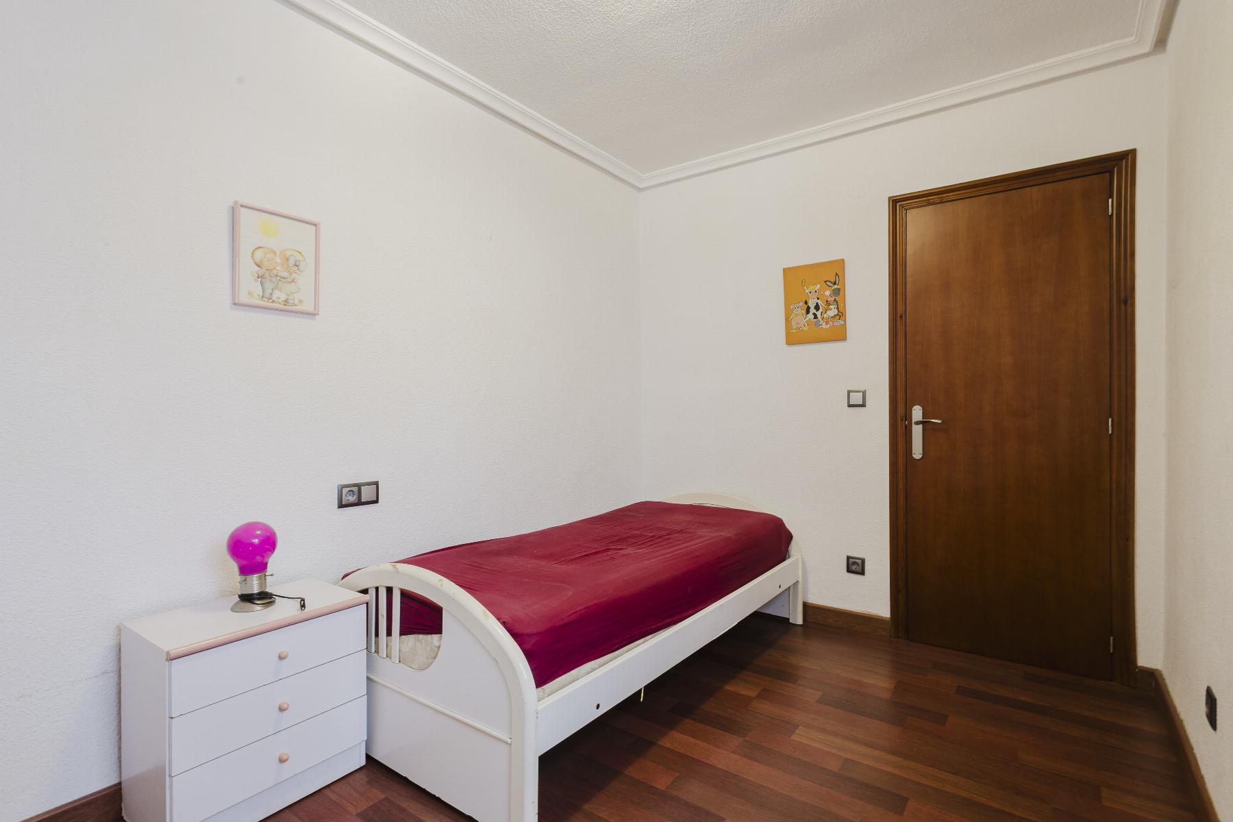 Resale - 3 Bedroom 2 Bathroom  in Torrevieja - Playa del Acequión - Alicante