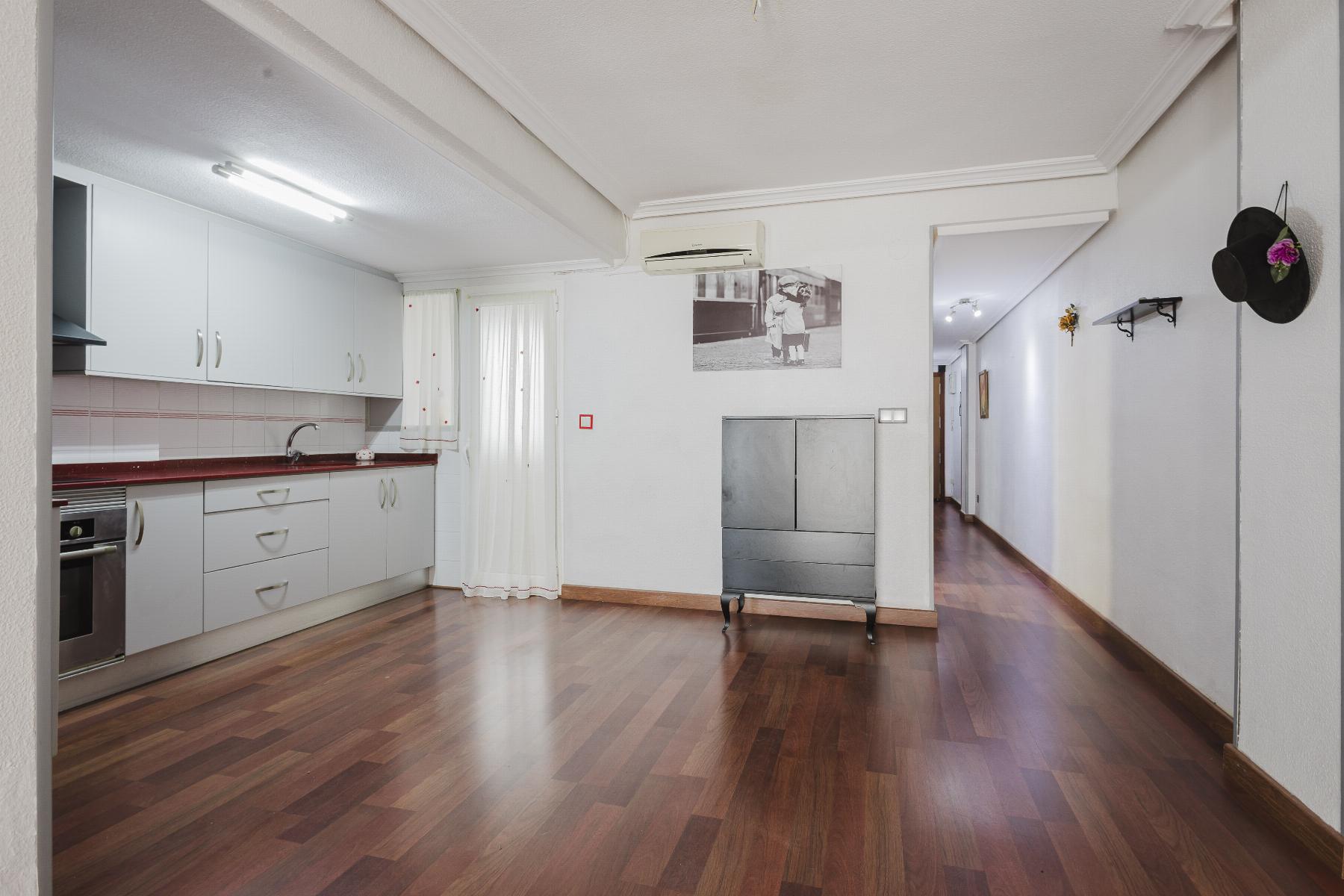 Resale - 3 Bedroom 2 Bathroom  in Torrevieja - Playa del Acequión - Alicante