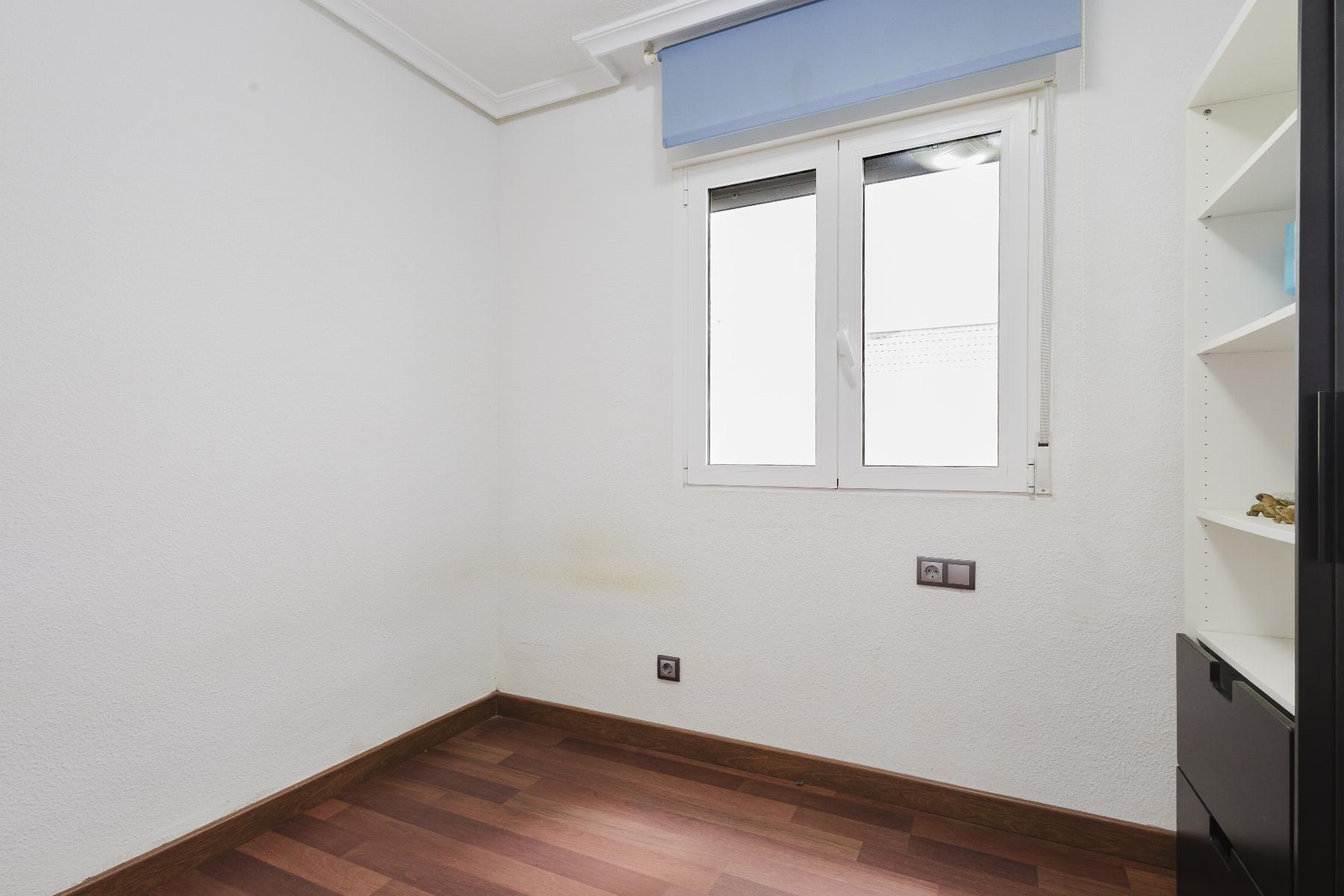 Resale - 3 Bedroom 2 Bathroom  in Torrevieja - Playa del Acequión - Alicante