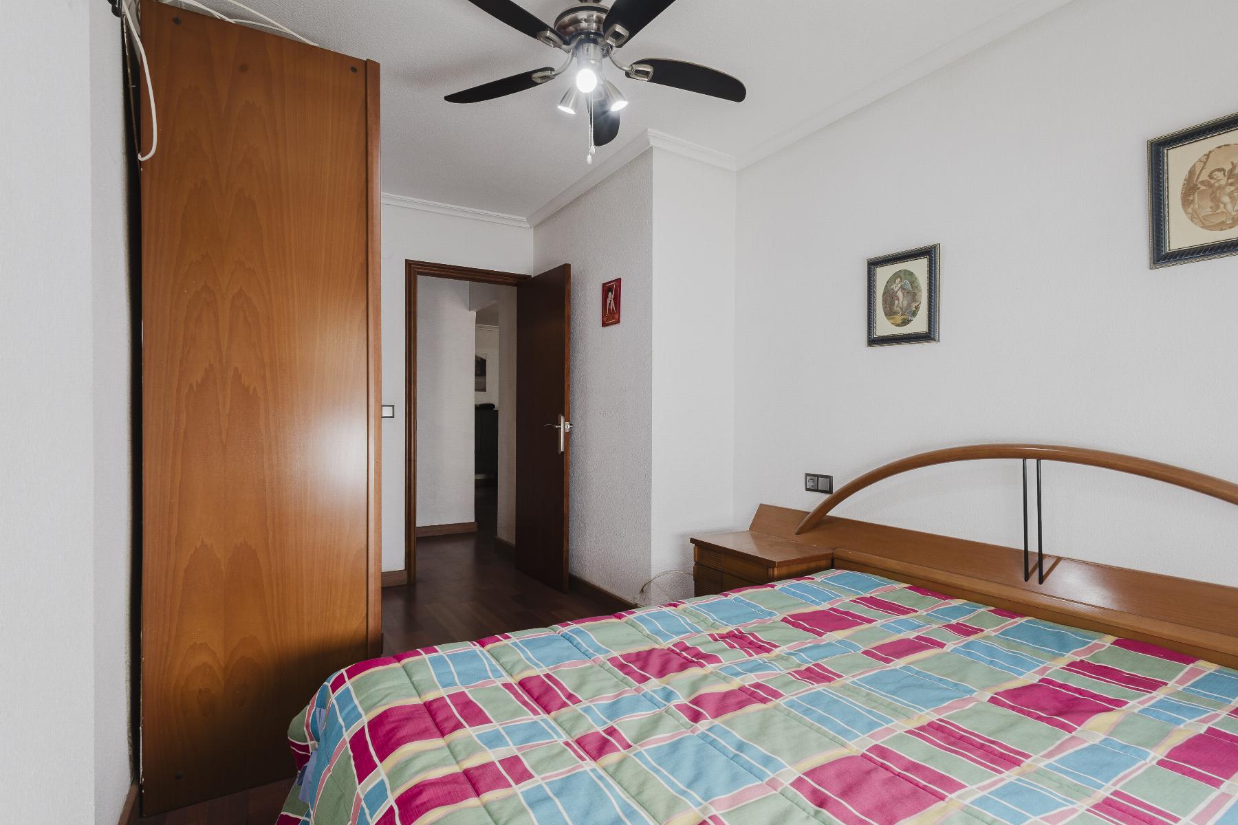 Resale - 3 Bedroom 2 Bathroom  in Torrevieja - Playa del Acequión - Alicante