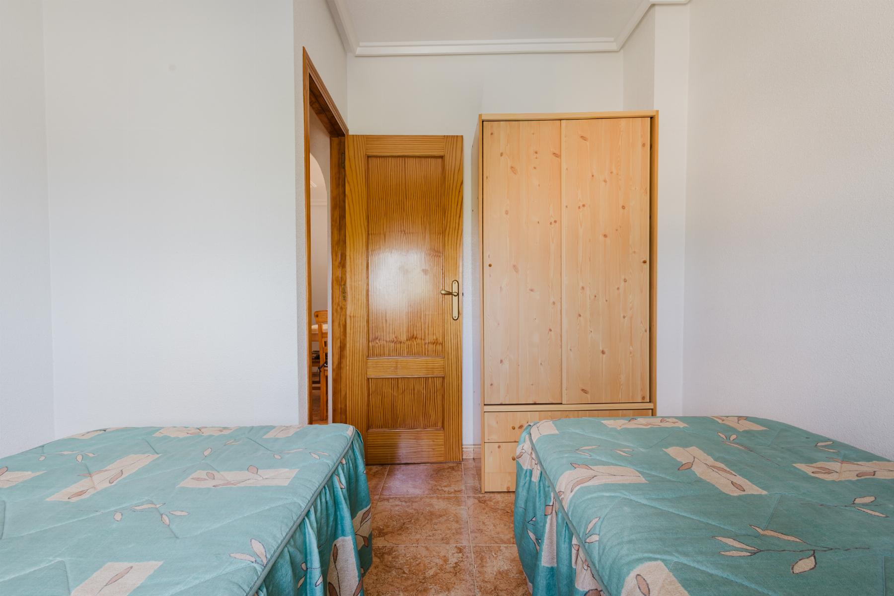 Resale - 3 Bedroom 2 Bathroom  in Torrevieja - Parque de Las Naciones - Alicante