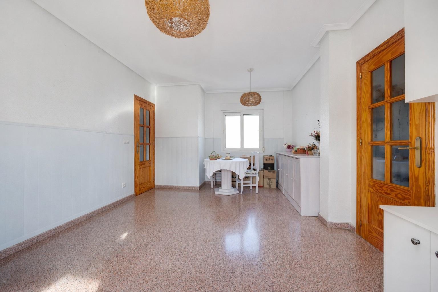 Resale - 2 Bedroom 2 Bathroom  in Torrevieja - Parque de Las Naciones - Alicante