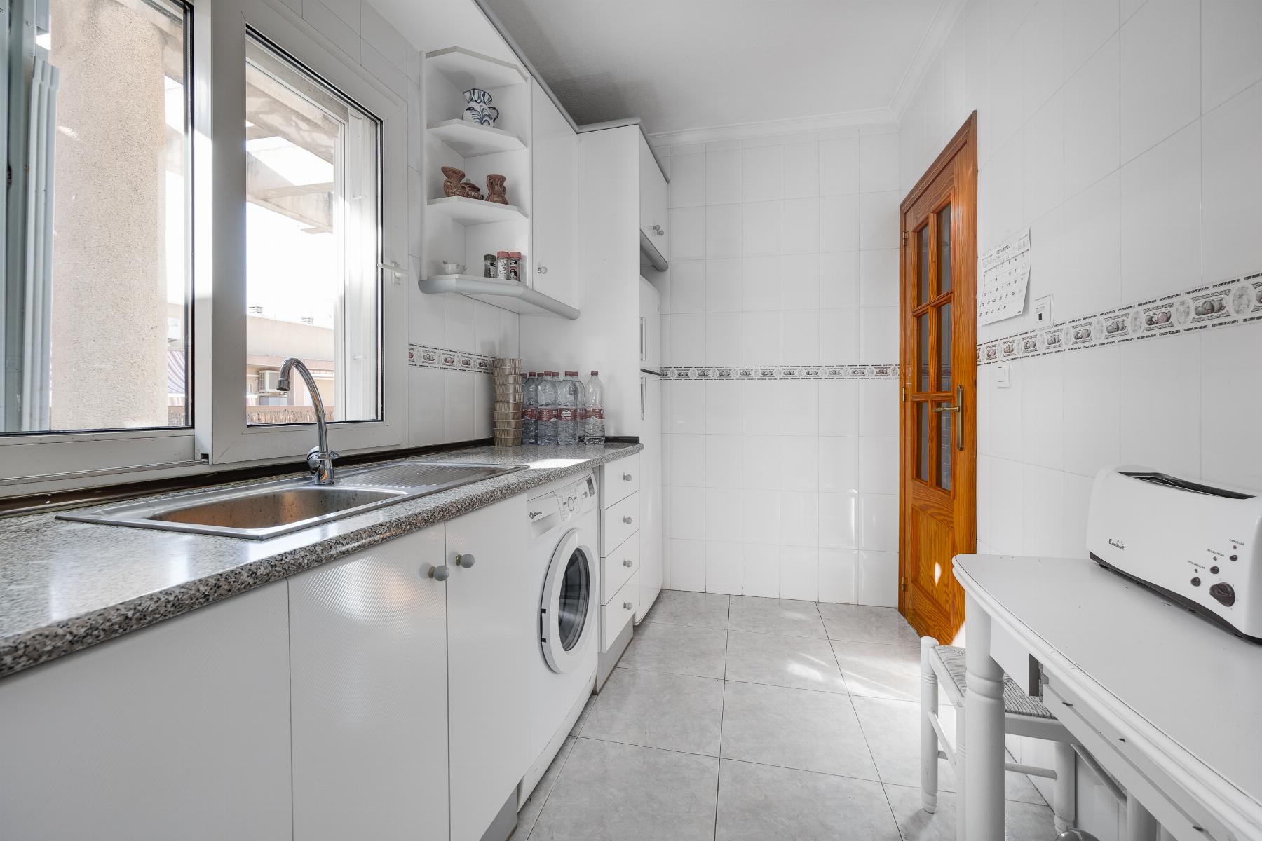 Resale - 2 Bedroom 2 Bathroom  in Torrevieja - Parque de Las Naciones - Alicante
