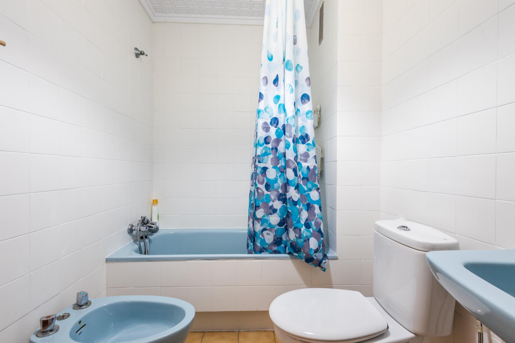 Resale - 3 Bedroom 2 Bathroom  in Torrevieja - playa de los naufragos - Alicante