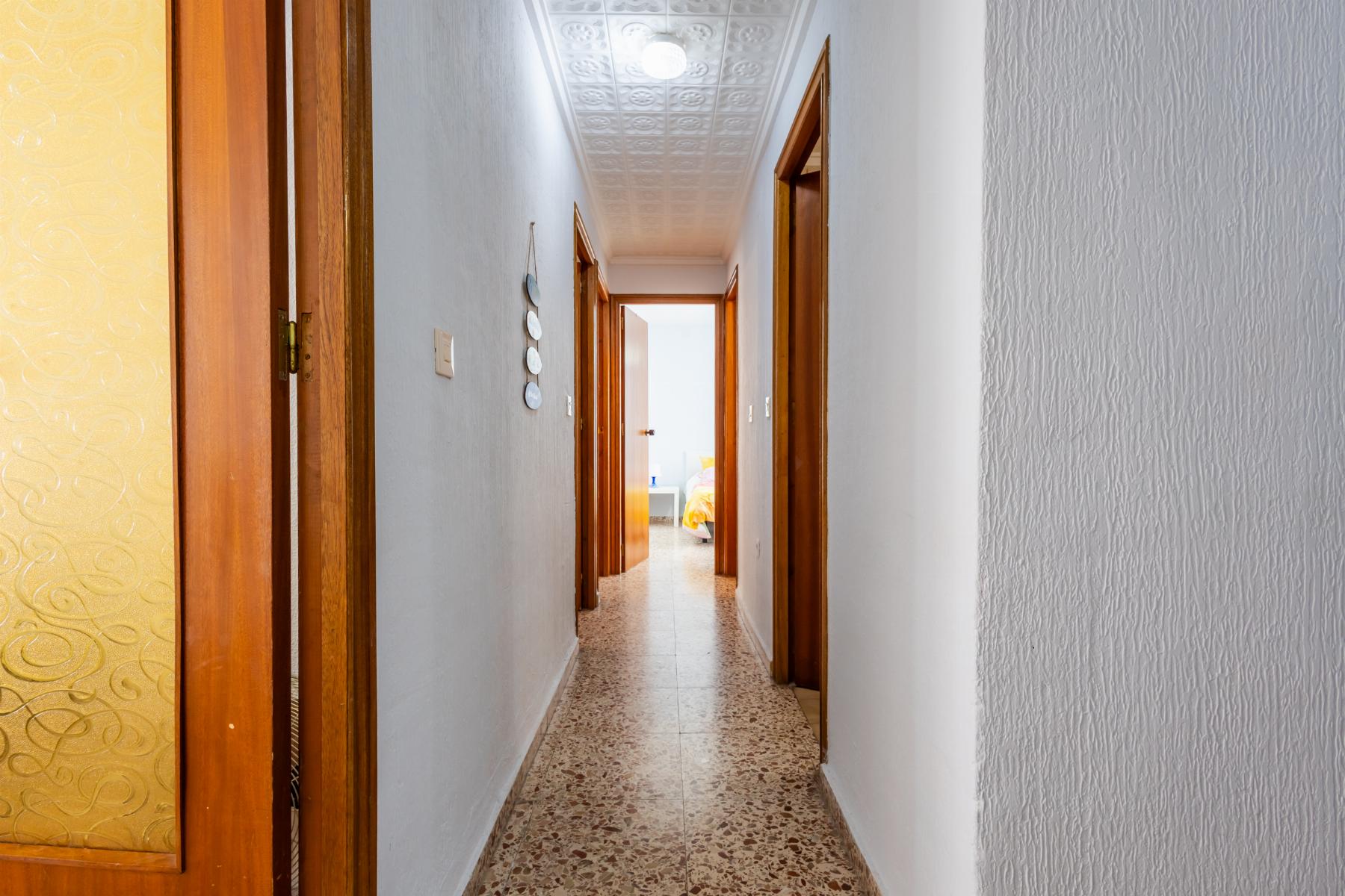 Resale - 3 Bedroom 2 Bathroom  in Torrevieja - playa de los naufragos - Alicante