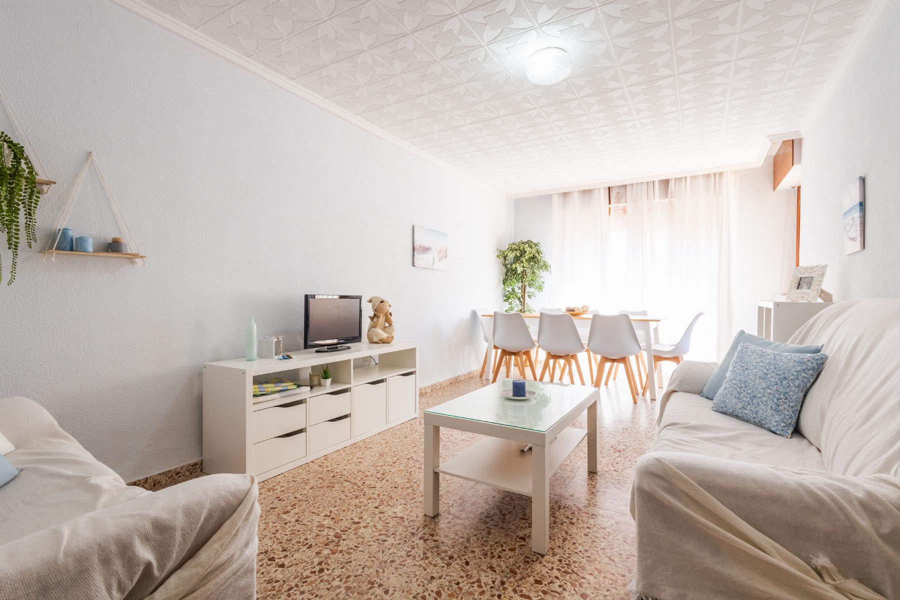 Resale - 3 Bedroom 2 Bathroom  in Torrevieja - playa de los naufragos - Alicante