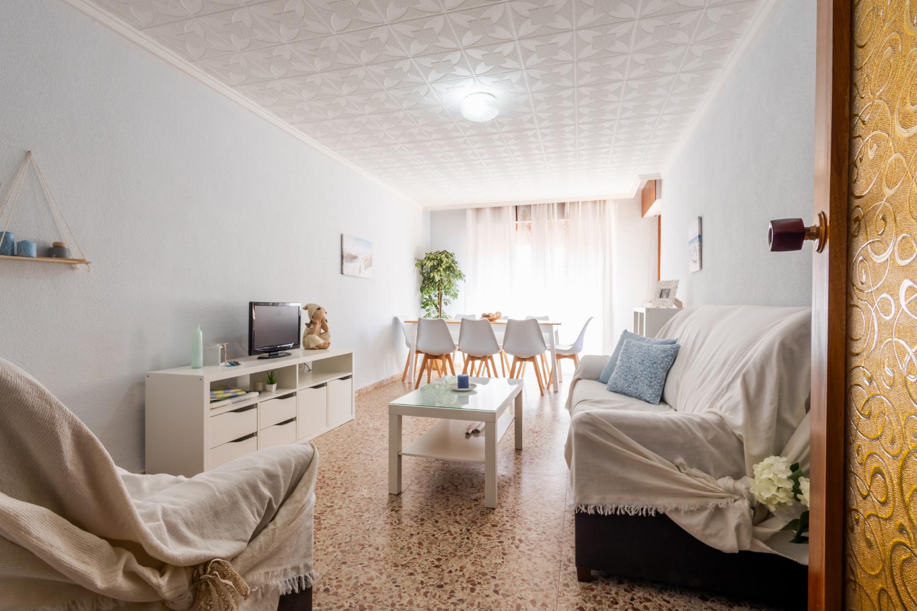 Resale - 3 Bedroom 2 Bathroom  in Torrevieja - playa de los naufragos - Alicante