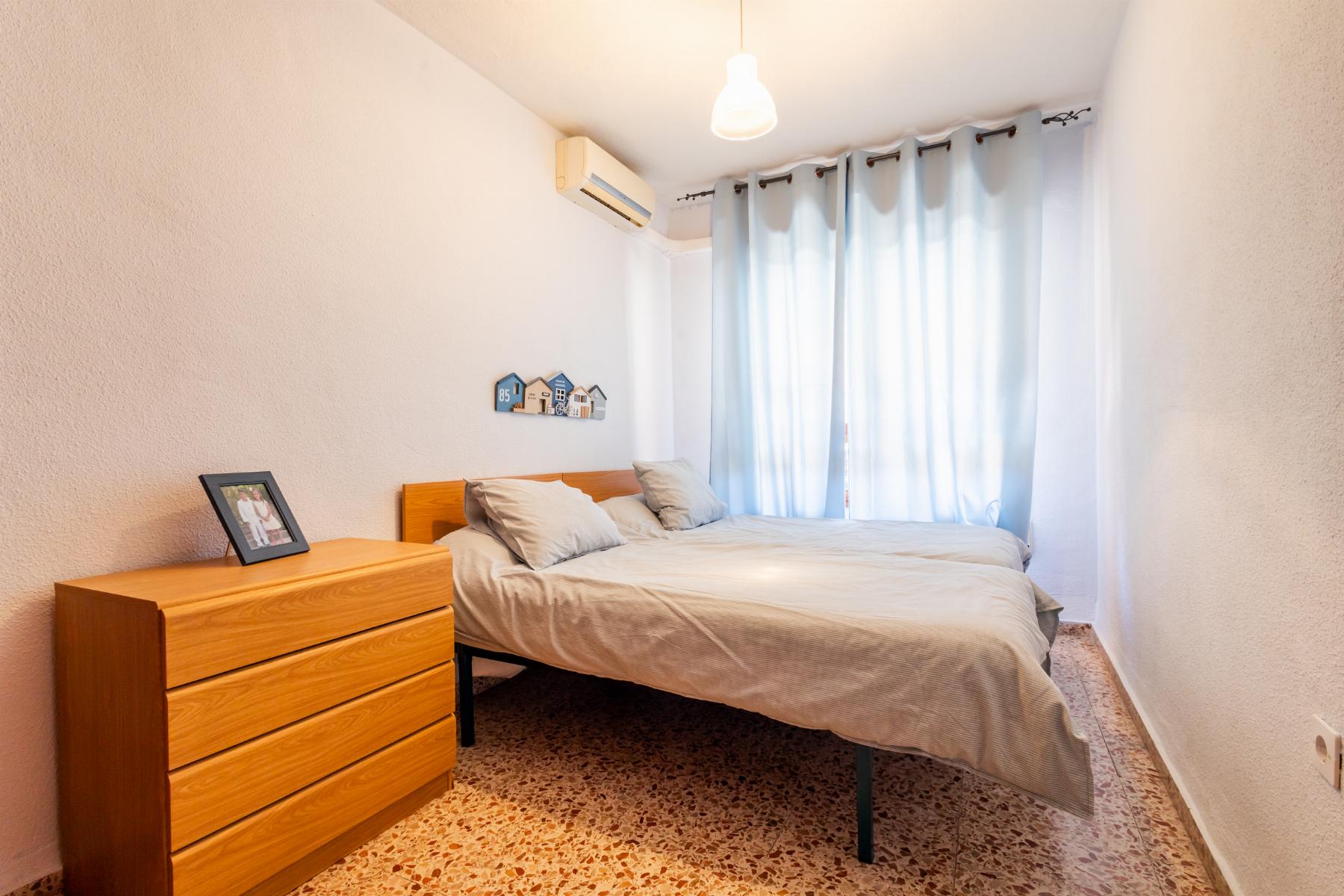 Resale - 3 Bedroom 2 Bathroom  in Torrevieja - playa de los naufragos - Alicante