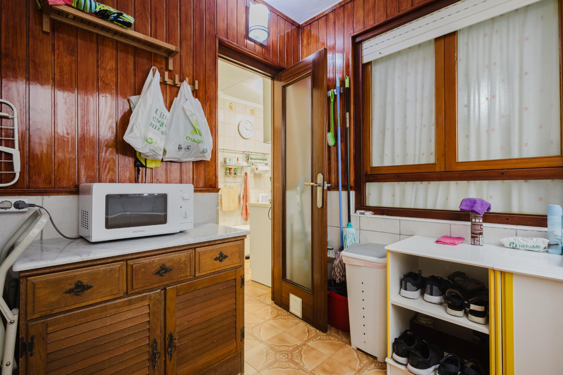 Resale - 3 Bedroom 2 Bathroom  in Torrevieja - Playa del Acequión - Alicante