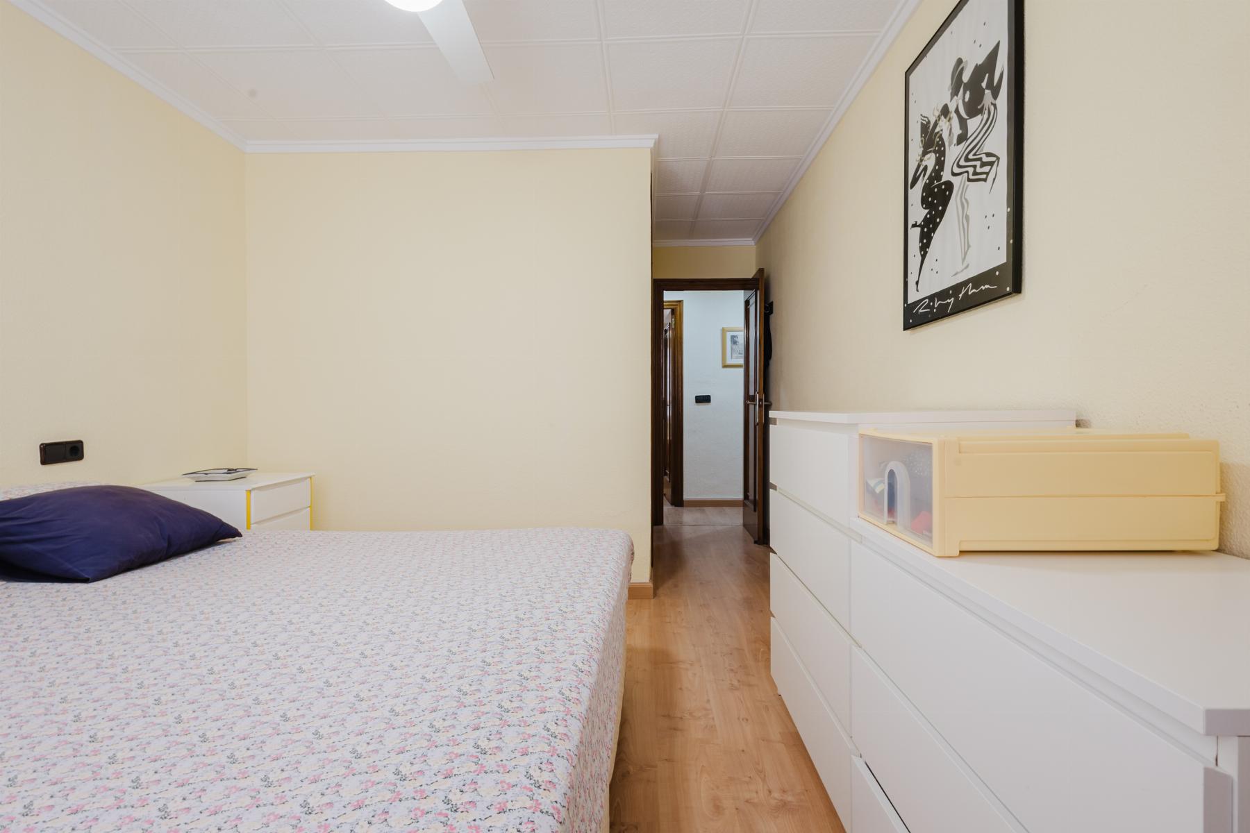 Resale - 3 Bedroom 2 Bathroom  in Torrevieja - Playa del Acequión - Alicante