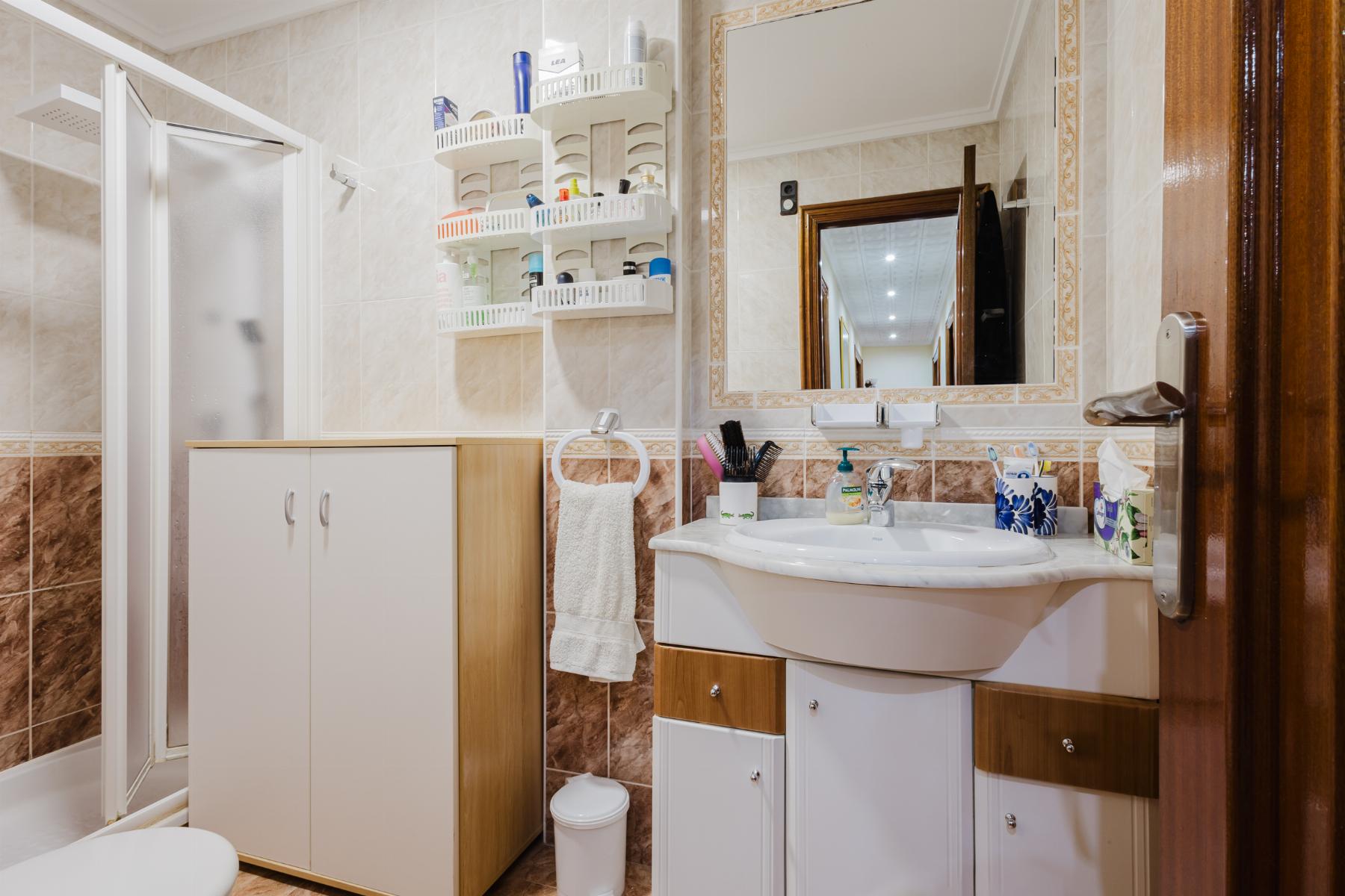 Resale - 3 Bedroom 2 Bathroom  in Torrevieja - Playa del Acequión - Alicante