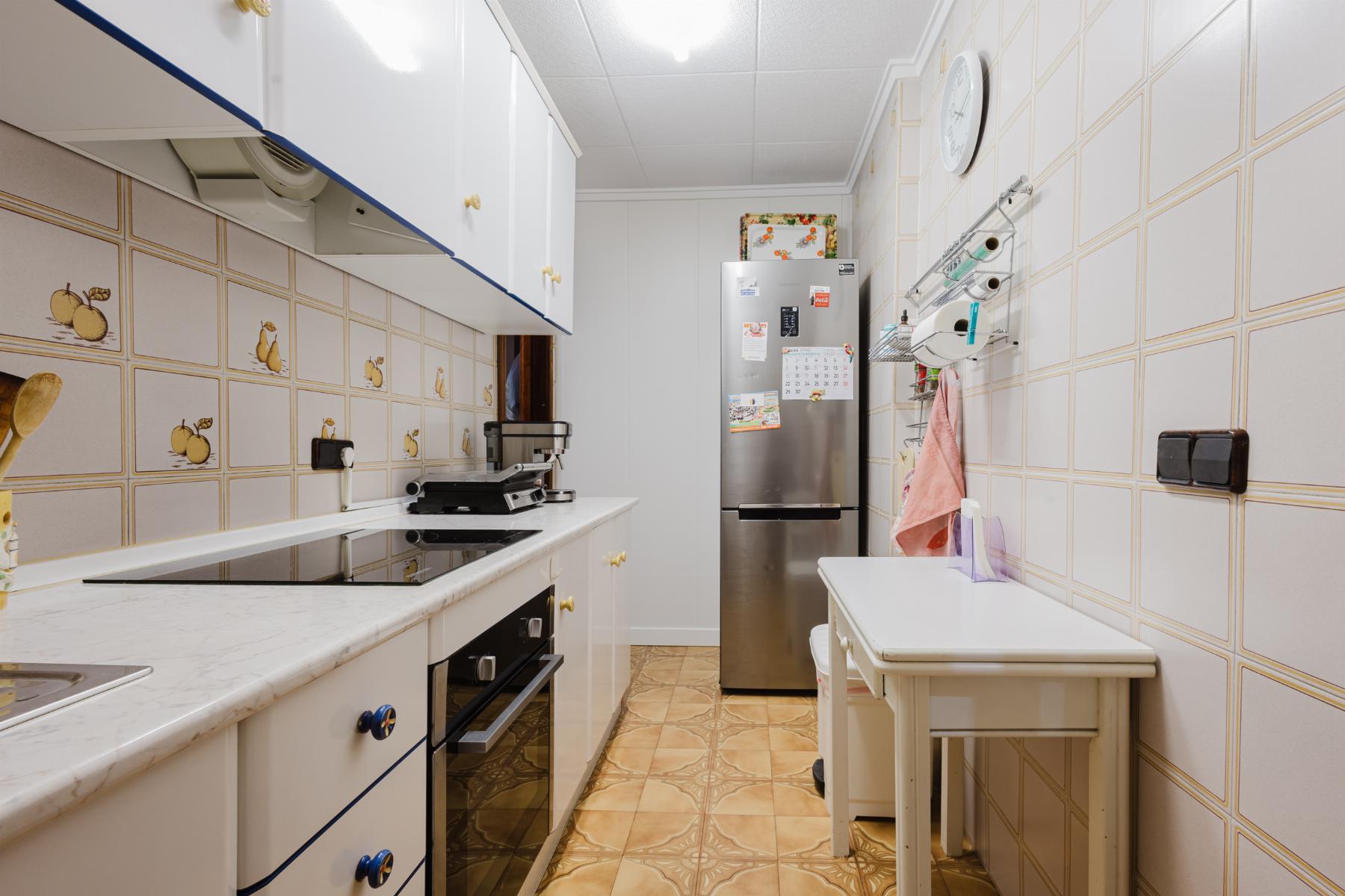 Resale - 3 Bedroom 2 Bathroom  in Torrevieja - Playa del Acequión - Alicante
