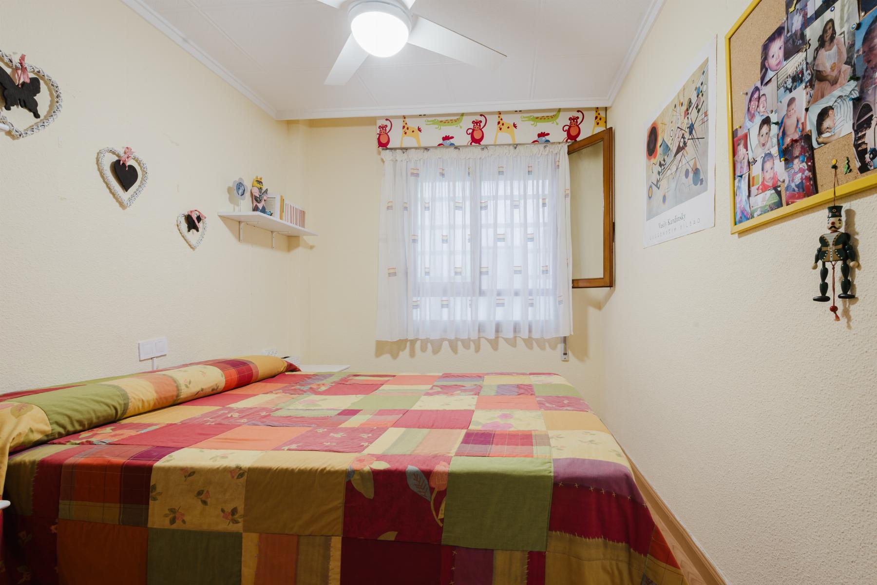 Resale - 3 Bedroom 2 Bathroom  in Torrevieja - Playa del Acequión - Alicante
