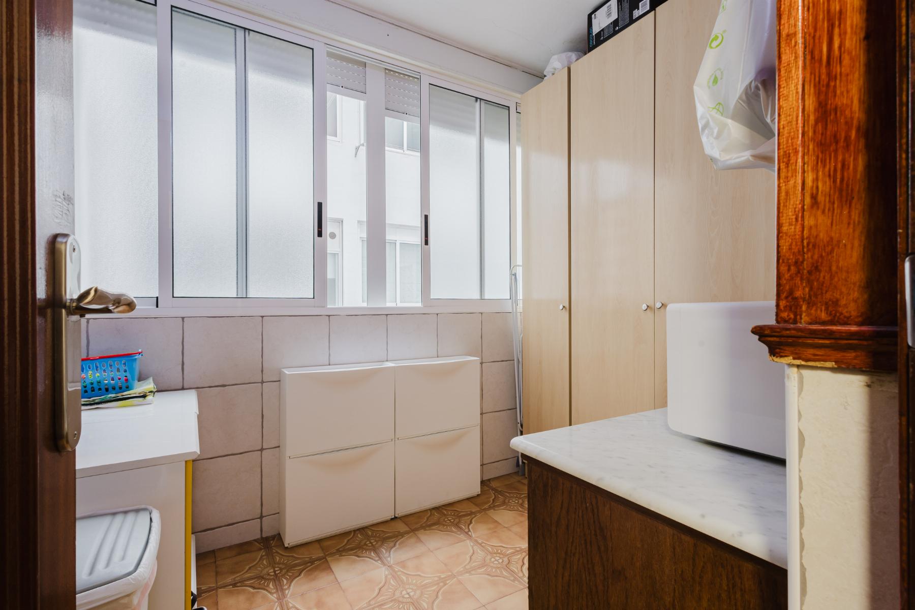 Resale - 3 Bedroom 2 Bathroom  in Torrevieja - Playa del Acequión - Alicante