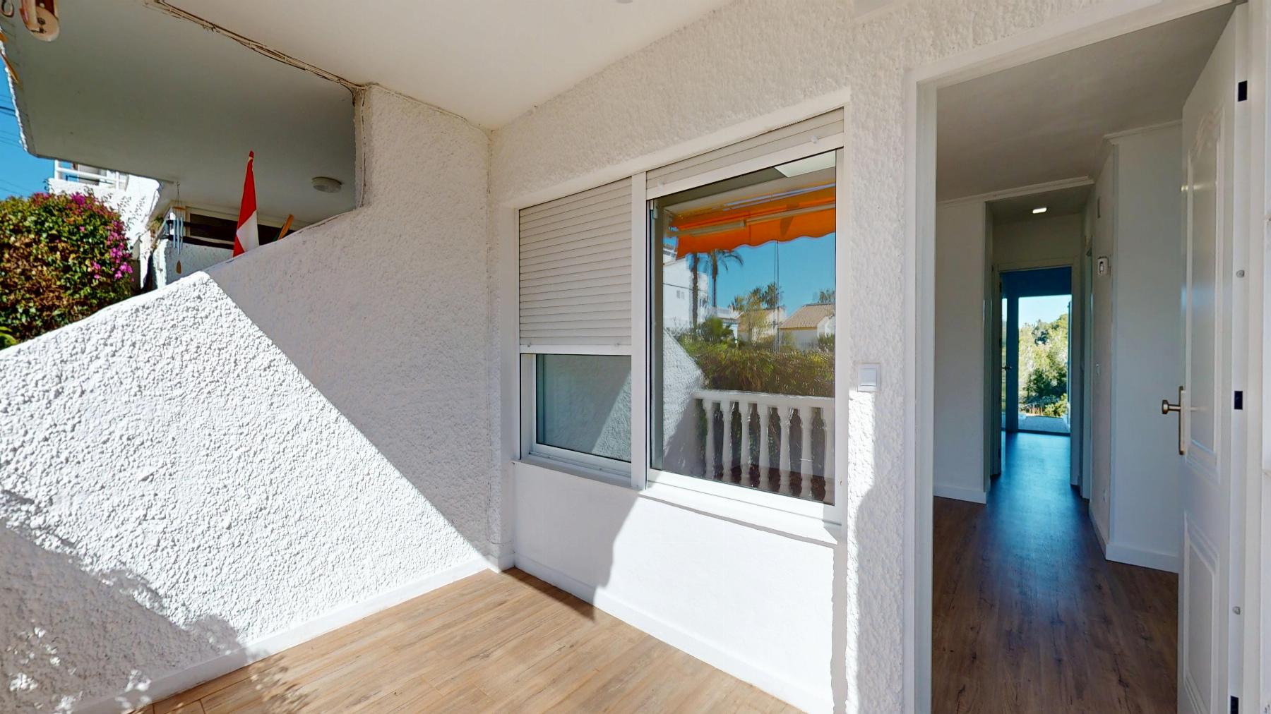 Resale - 2 Bedroom 1 Bathroom  in Orihuela Costa - Villamartin - Alicante
