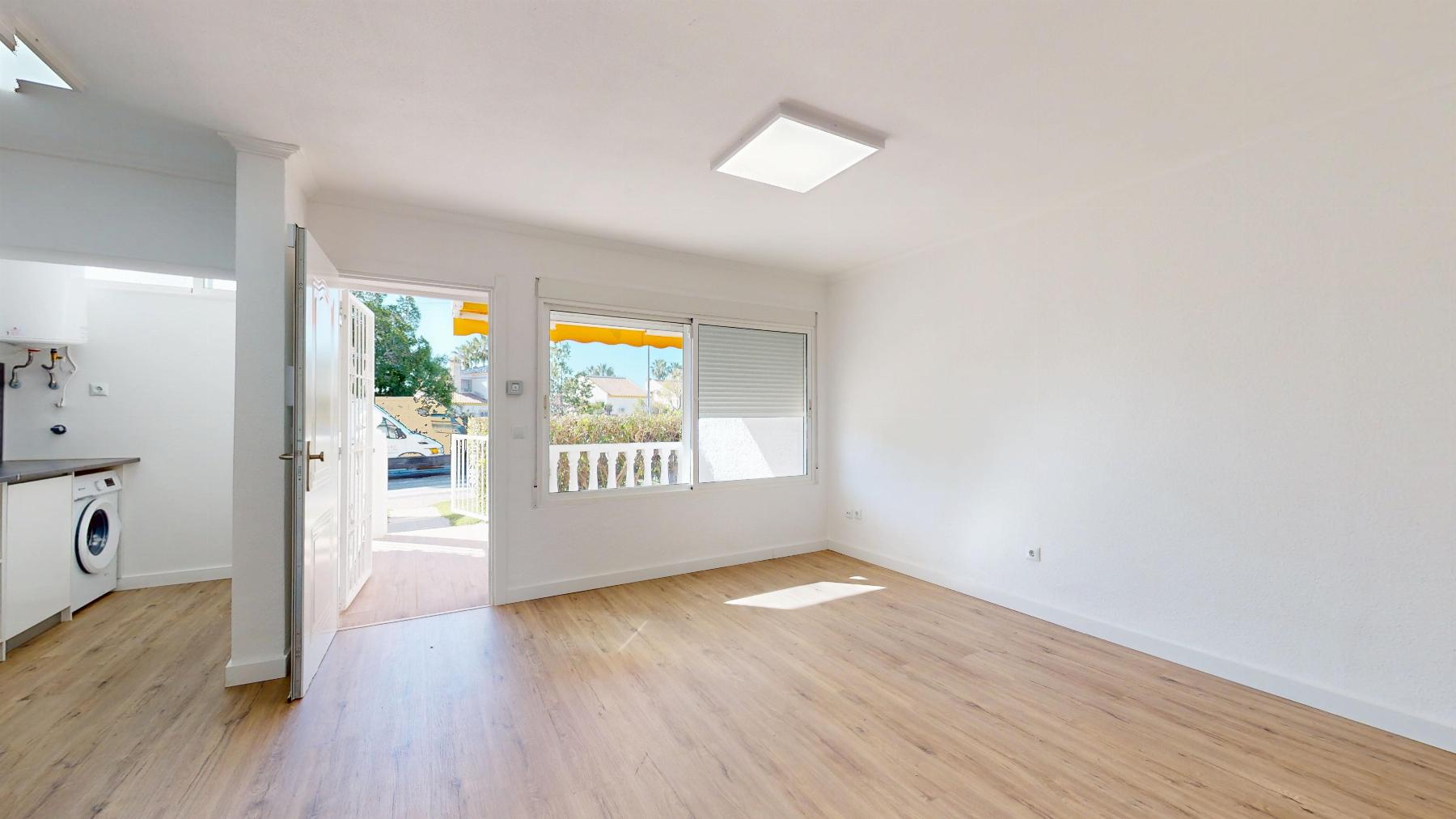 Resale - 2 Bedroom 1 Bathroom  in Orihuela Costa - Villamartin - Alicante
