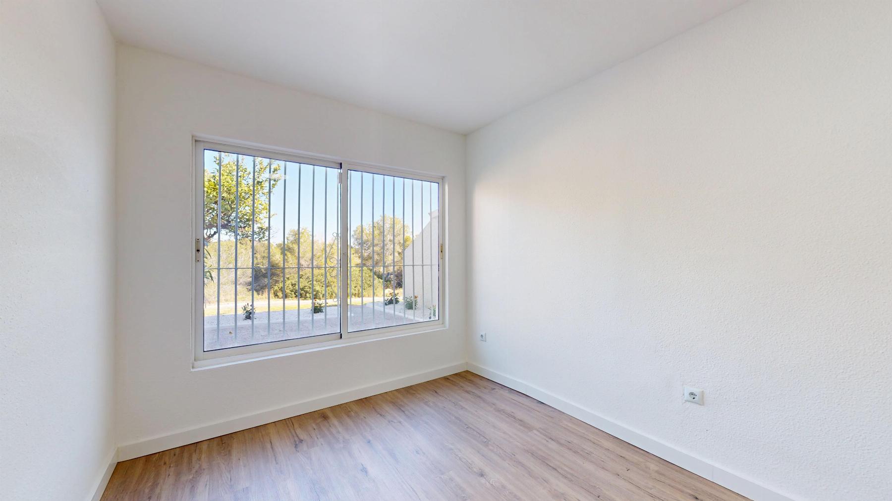 Resale - 2 Bedroom 1 Bathroom  in Orihuela Costa - Villamartin - Alicante