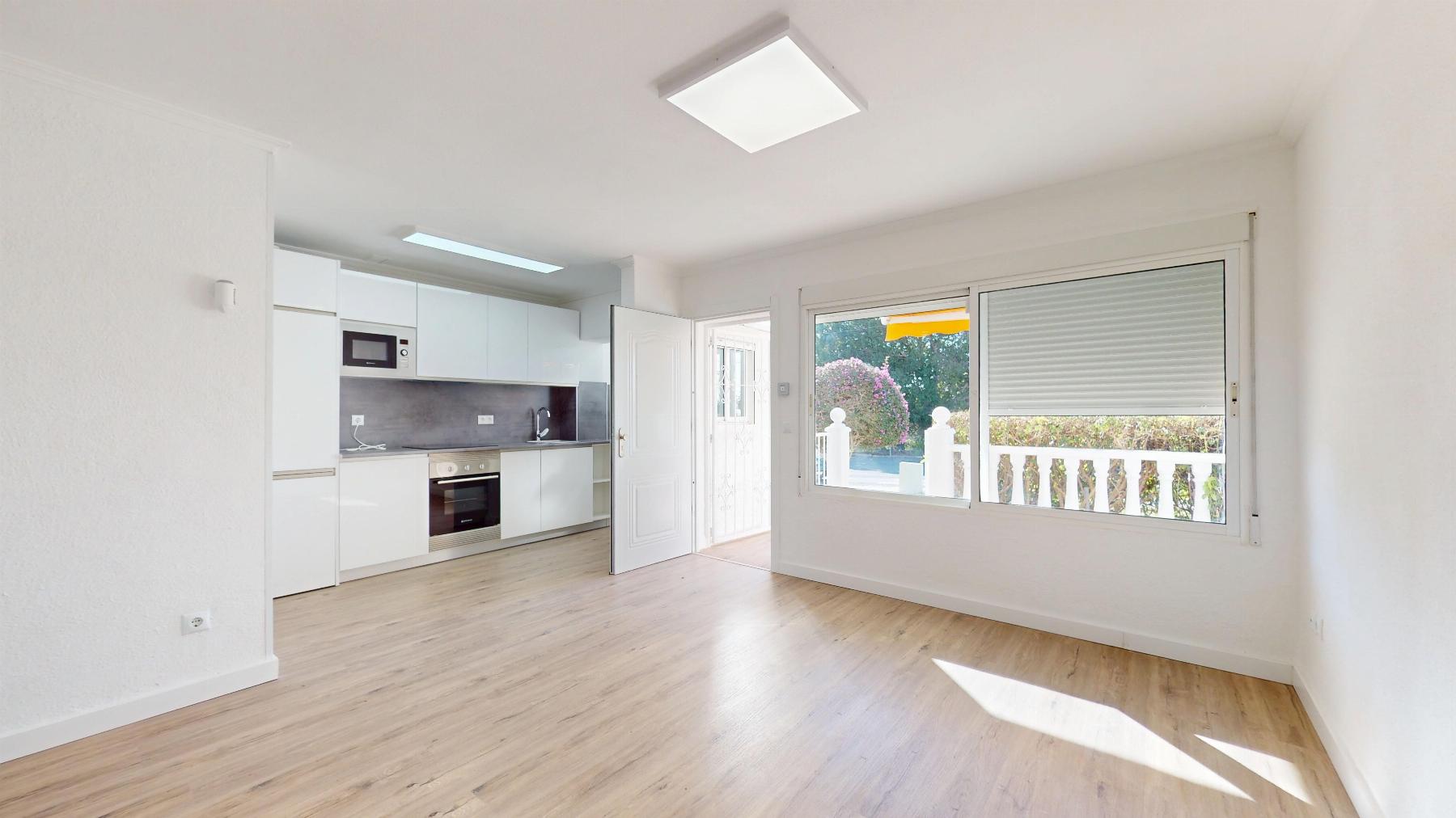 Resale - 2 Bedroom 1 Bathroom  in Orihuela Costa - Villamartin - Alicante