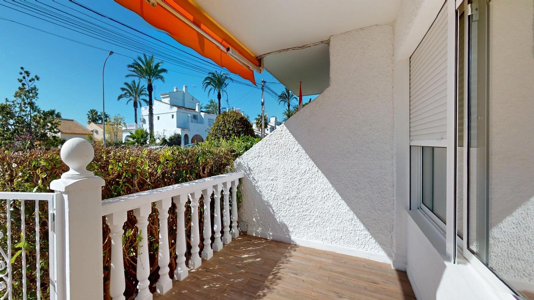 Resale - 2 Bedroom 1 Bathroom  in Orihuela Costa - Villamartin - Alicante