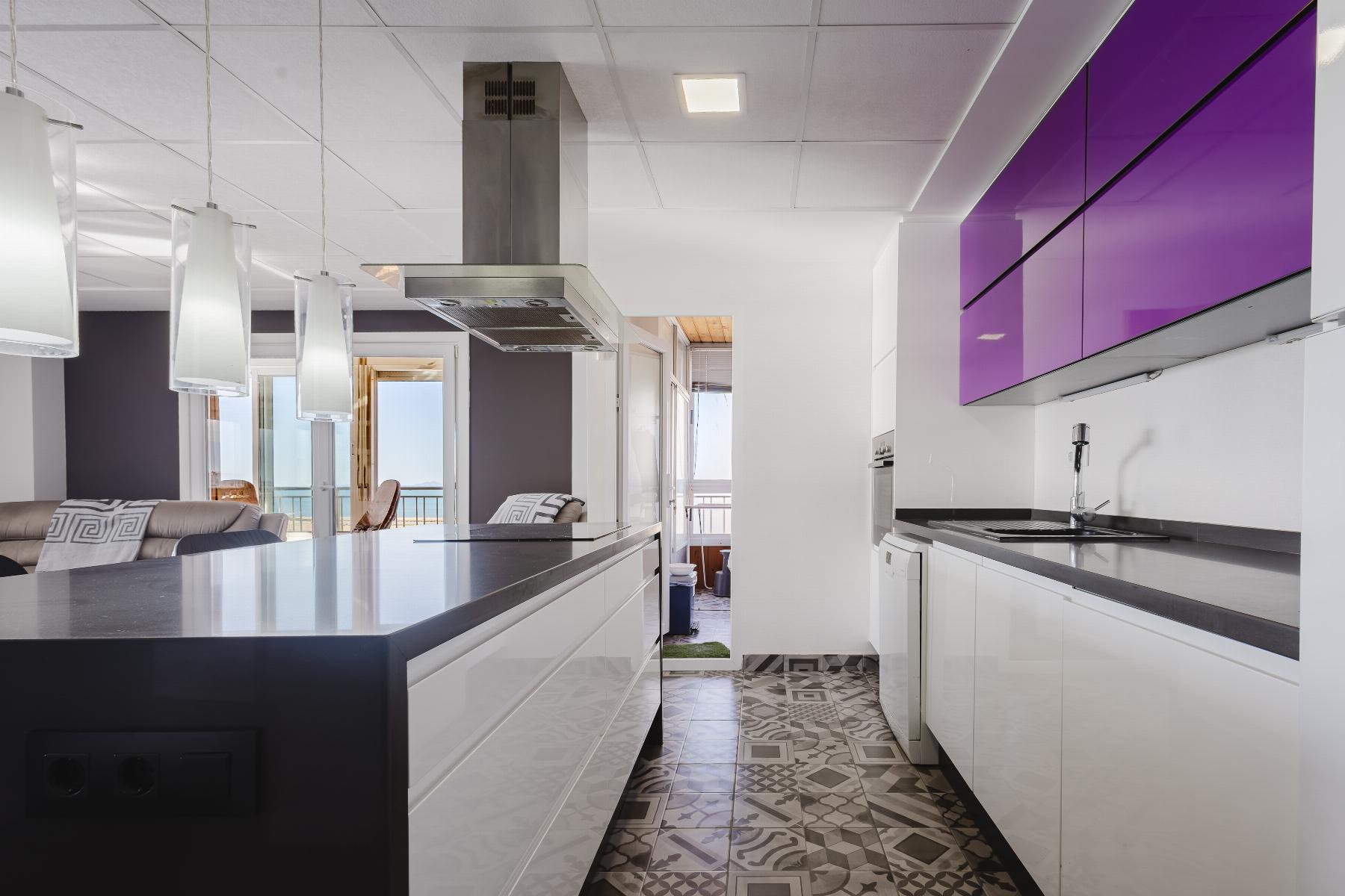 Resale - 3 Bedroom 2 Bathroom  in Torrevieja - Playa del Acequión - Alicante