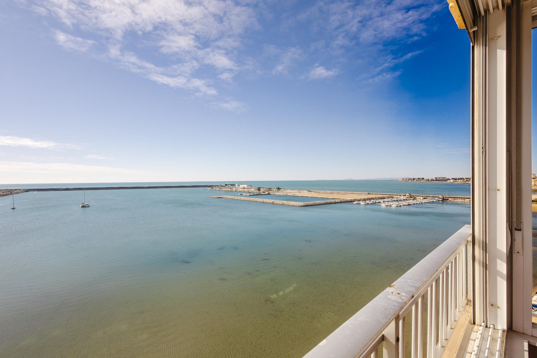 Resale - 3 Bedroom 2 Bathroom  in Torrevieja - Playa del Acequión - Alicante